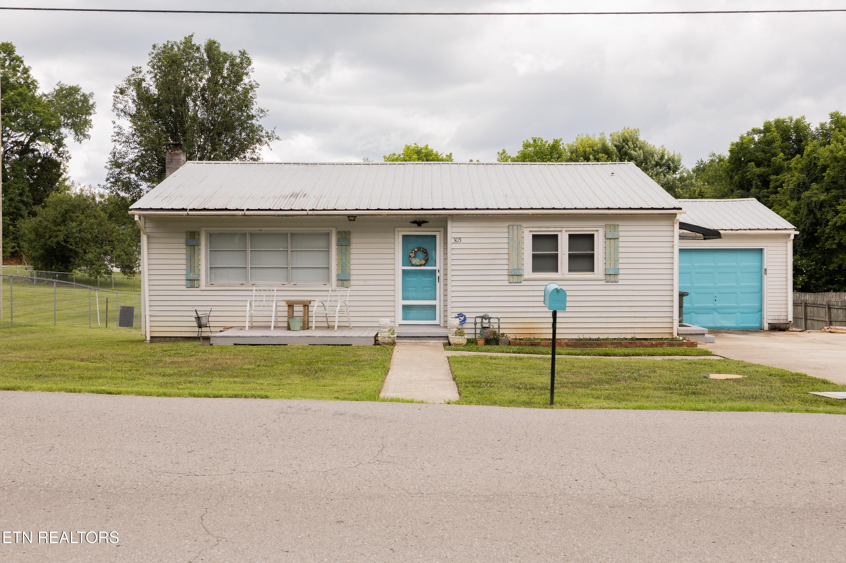 305 W Bronson Street Sparta TN 38583