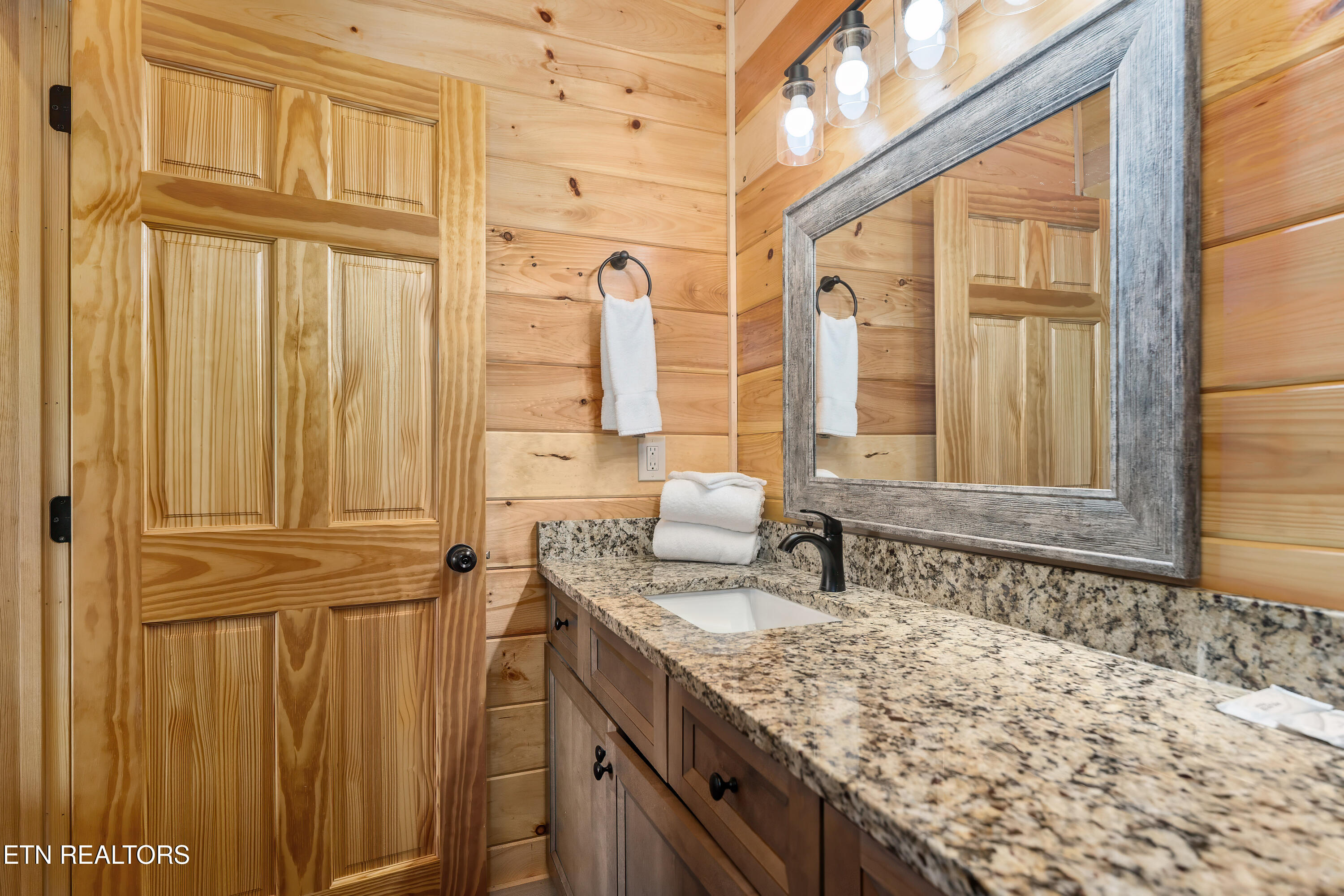 2932 Ginas Way Sevierville TN 37862