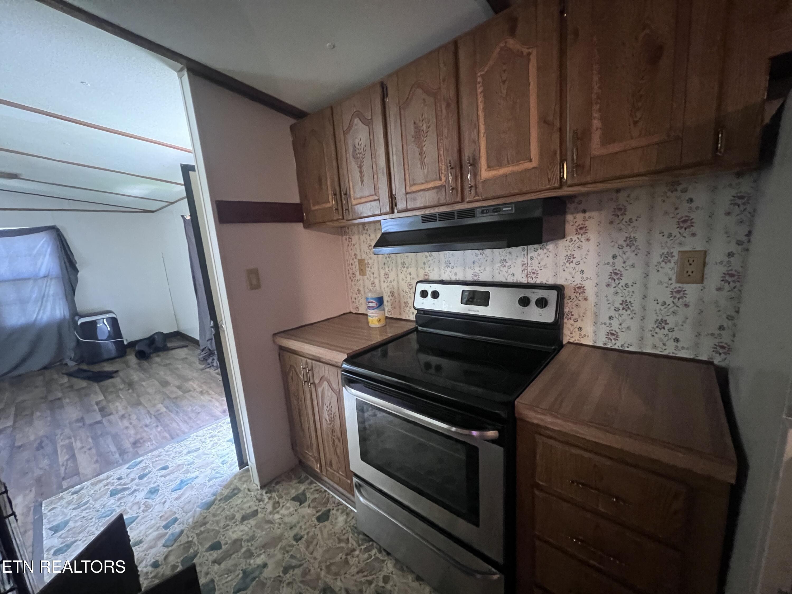 5285 White Oak Road Duff TN 37729