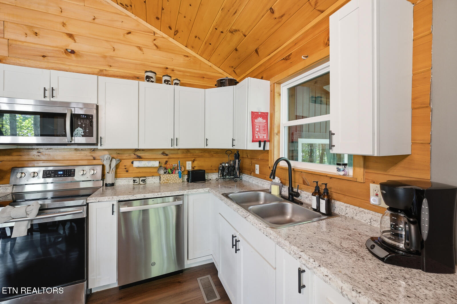 707 Maple Court Gatlinburg TN 37738