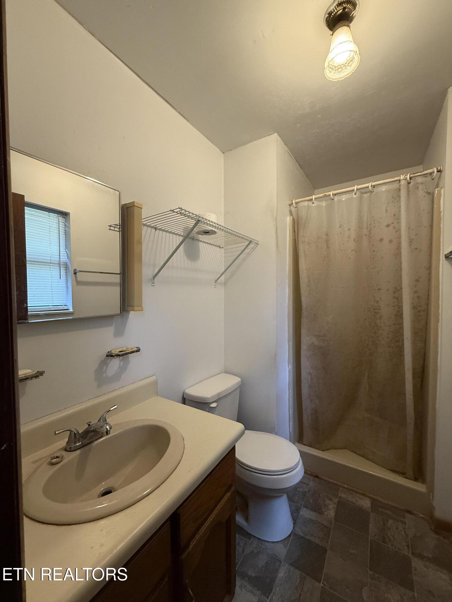 3422 Airport Road Rockwood TN 37854