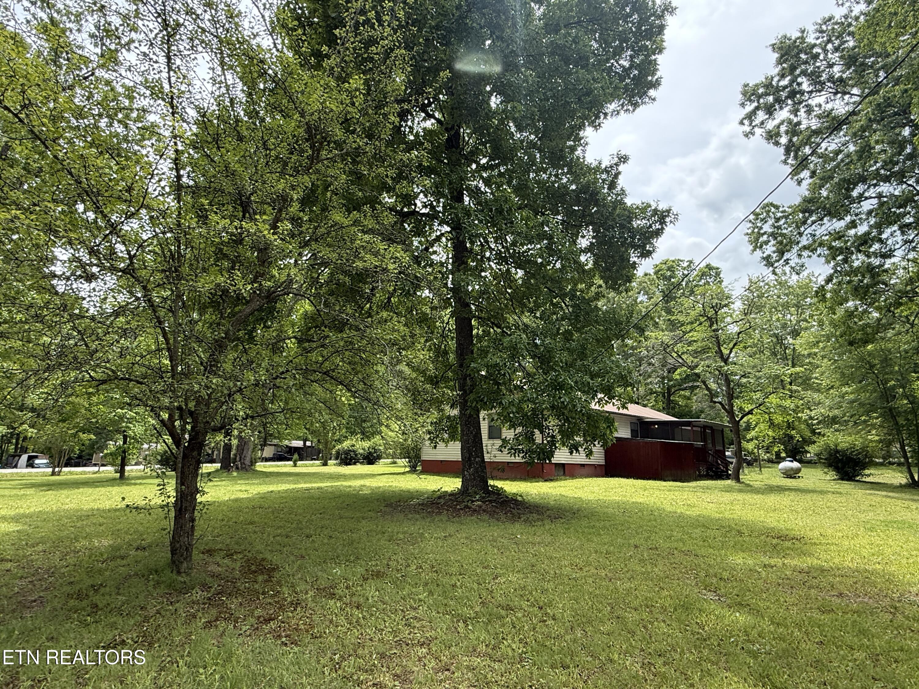 3422 Airport Road Rockwood TN 37854