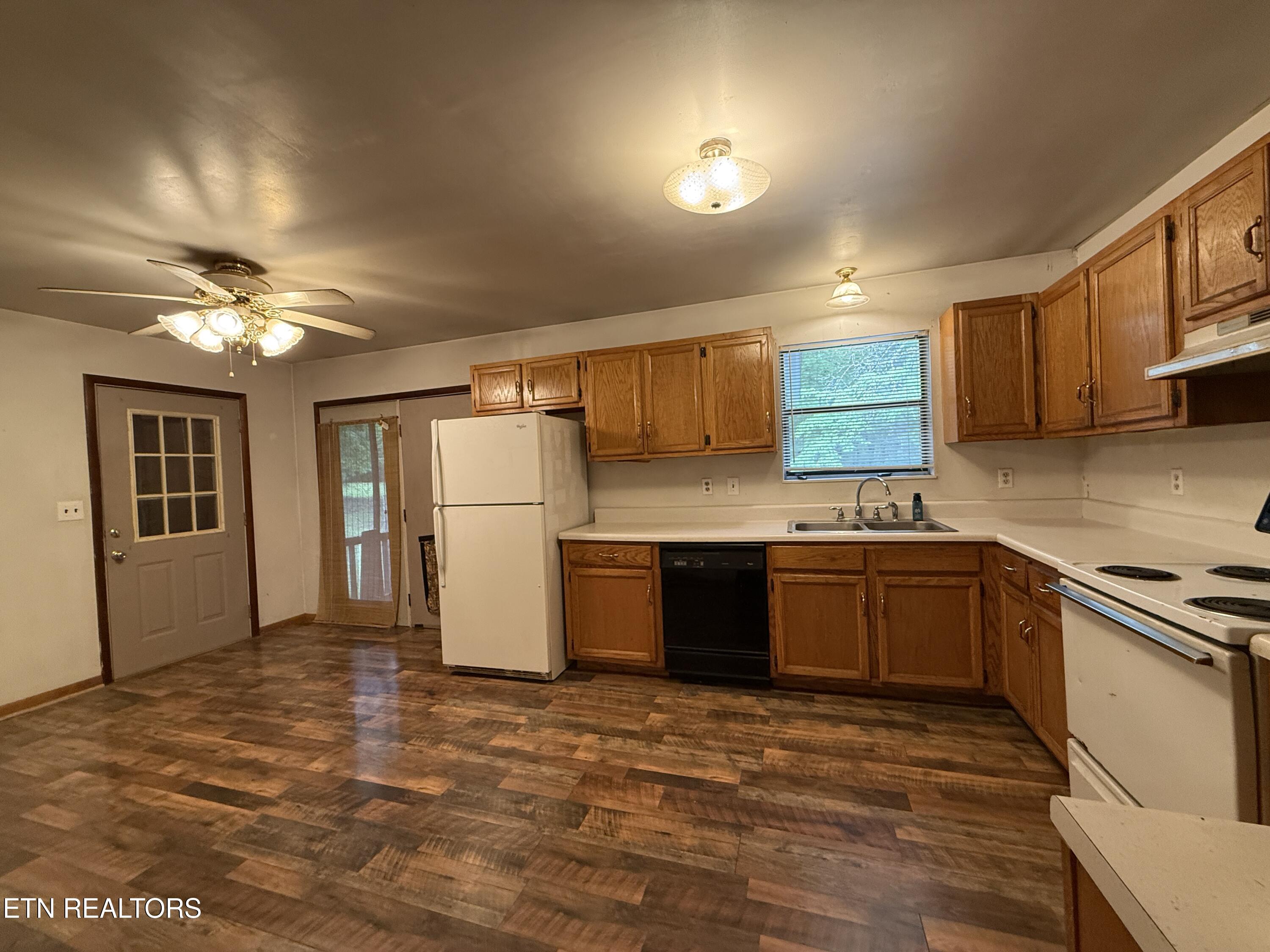 3422 Airport Road Rockwood TN 37854