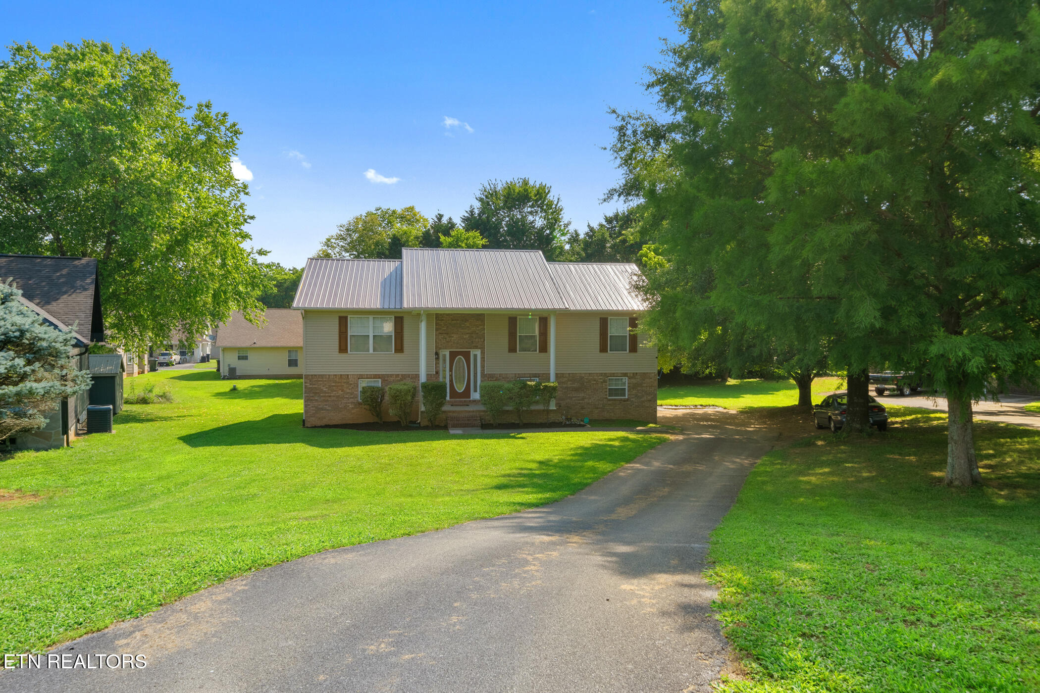 1717 Meadow Ridge Circle Sevierville TN 37862
