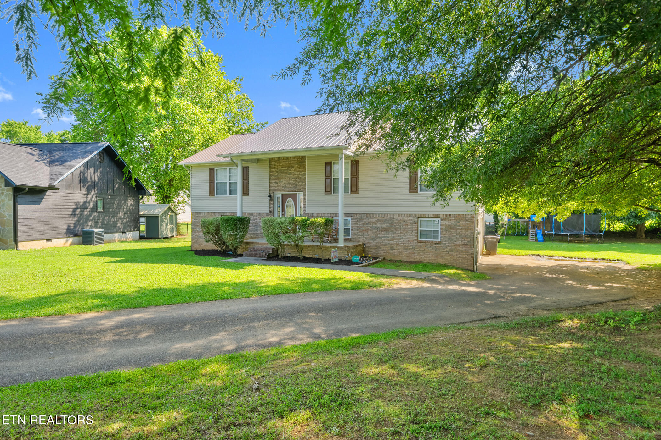 1717 Meadow Ridge Circle Sevierville TN 37862