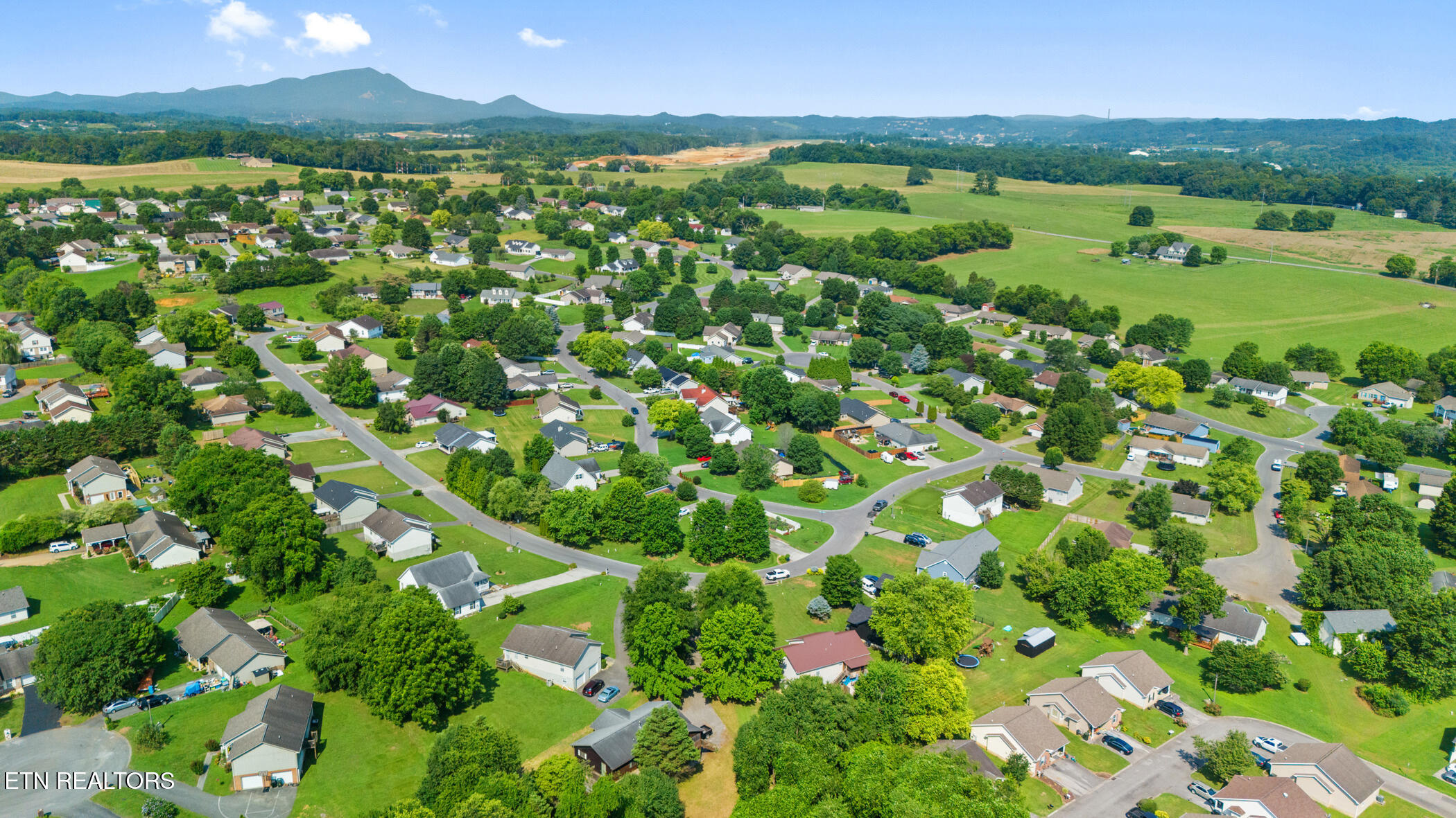 1717 Meadow Ridge Circle Sevierville TN 37862