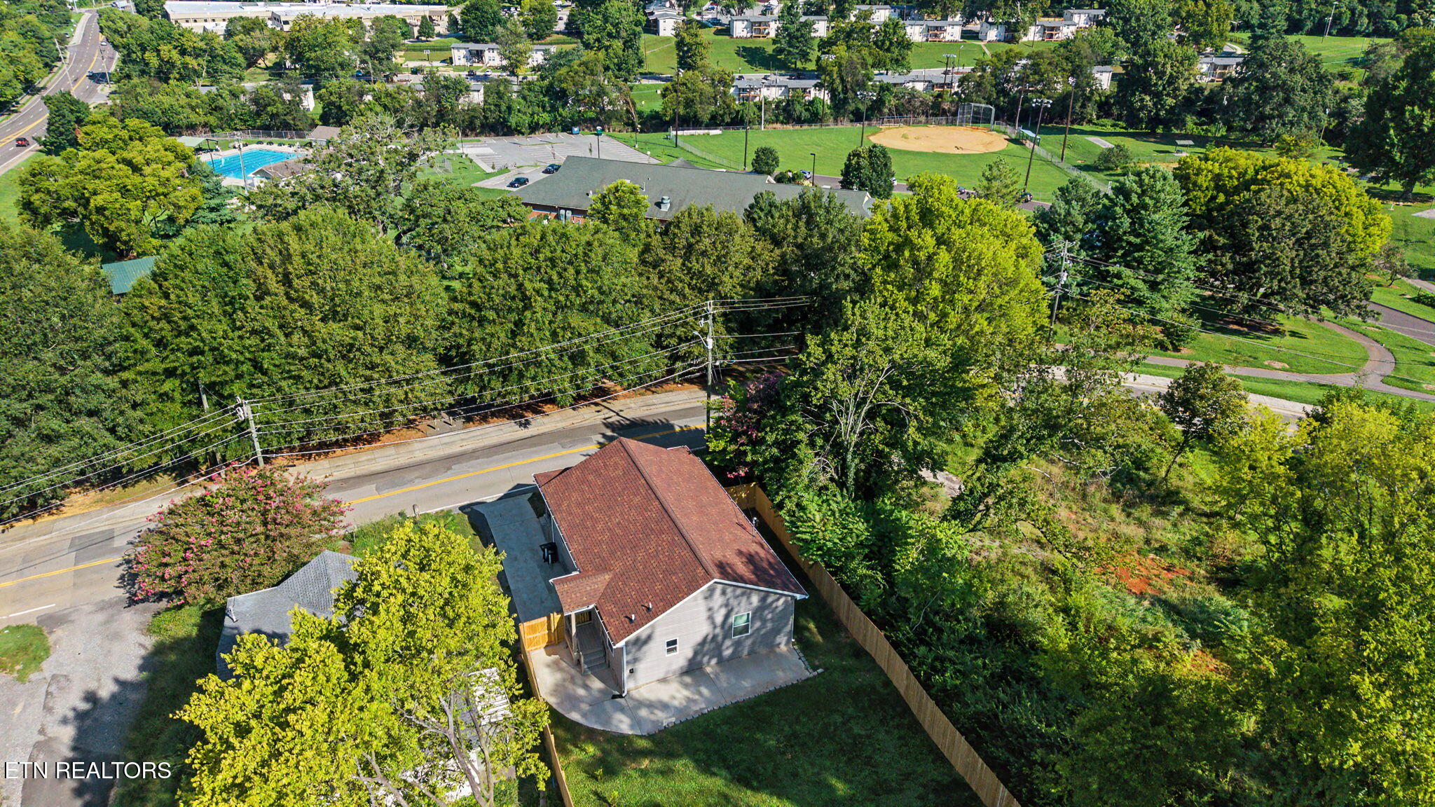 1810 Reynolds Street Knoxville TN 37921