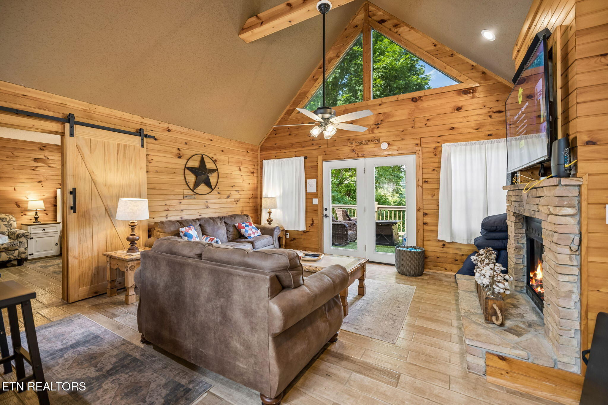 916 Hideaway Hills Circle Sevierville TN 37862