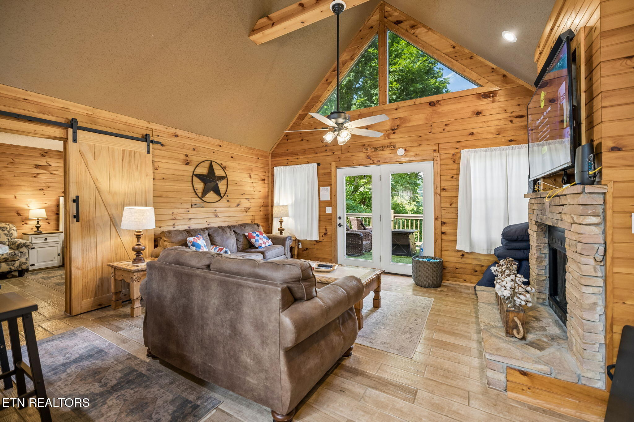 916 Hideaway Hills Circle Sevierville TN 37862