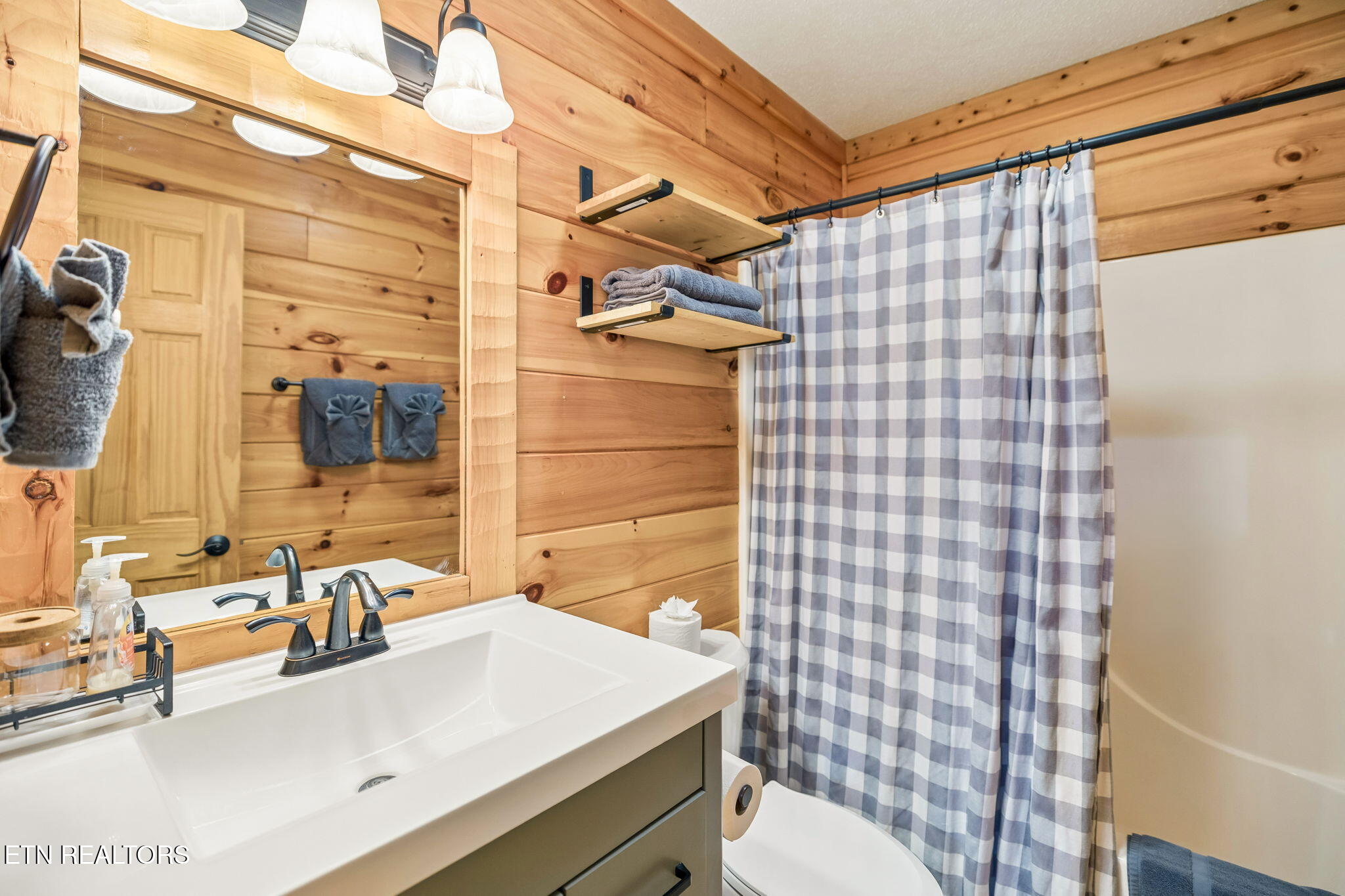 916 Hideaway Hills Circle Sevierville TN 37862