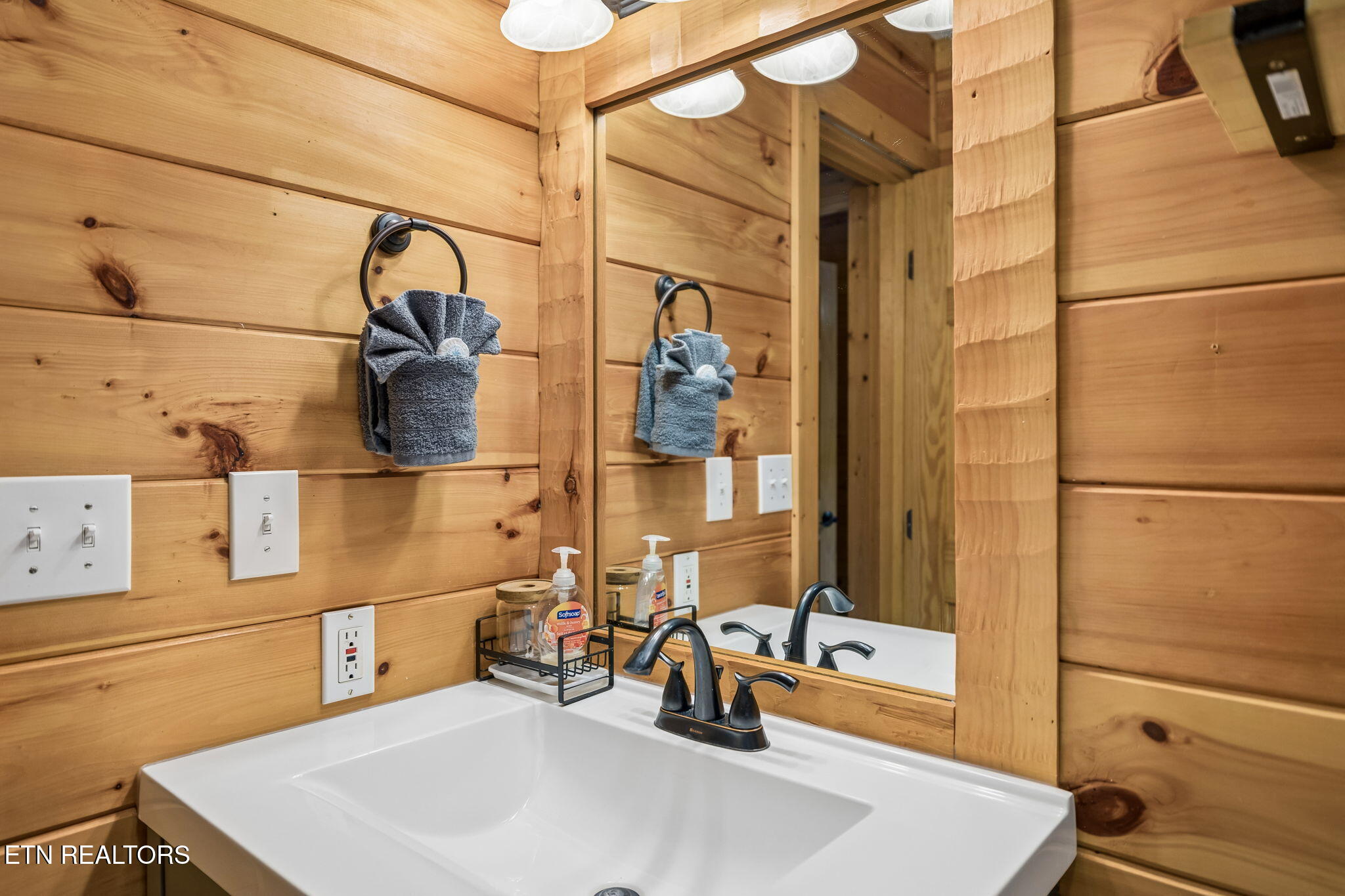 916 Hideaway Hills Circle Sevierville TN 37862