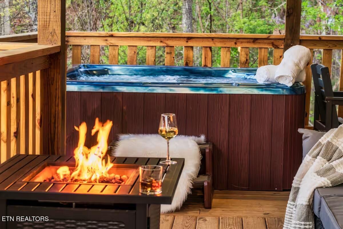 914 Crooked Ridge Road Gatlinburg TN 37738