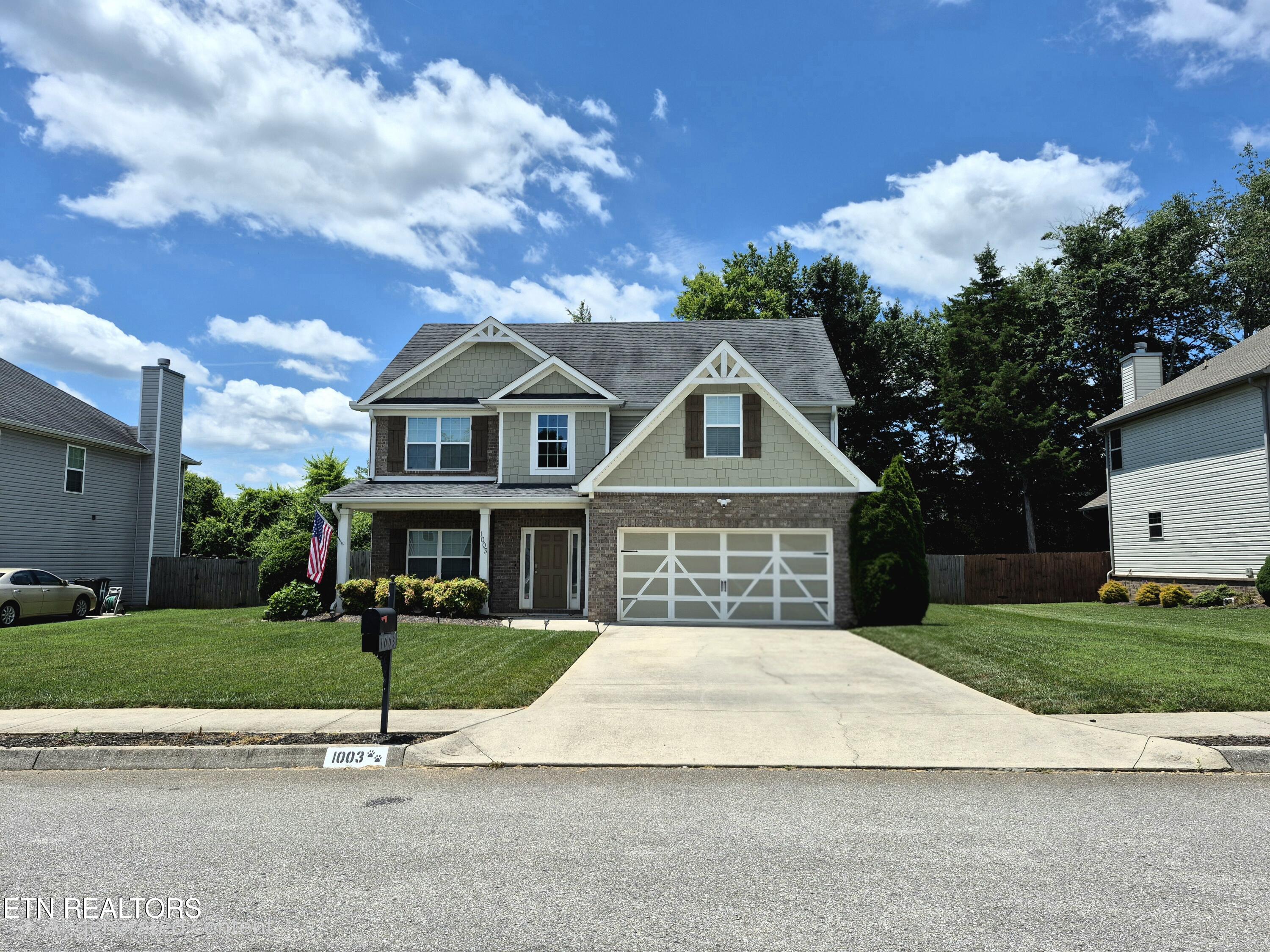 1003 W Glenview Drive Lenoir City TN 37771