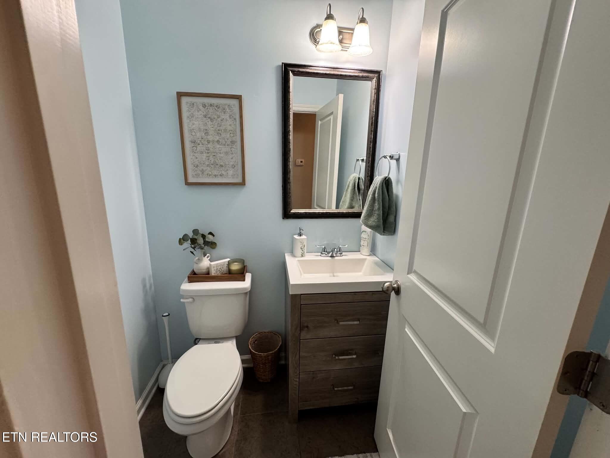 1003 W Glenview Drive Lenoir City TN 37771