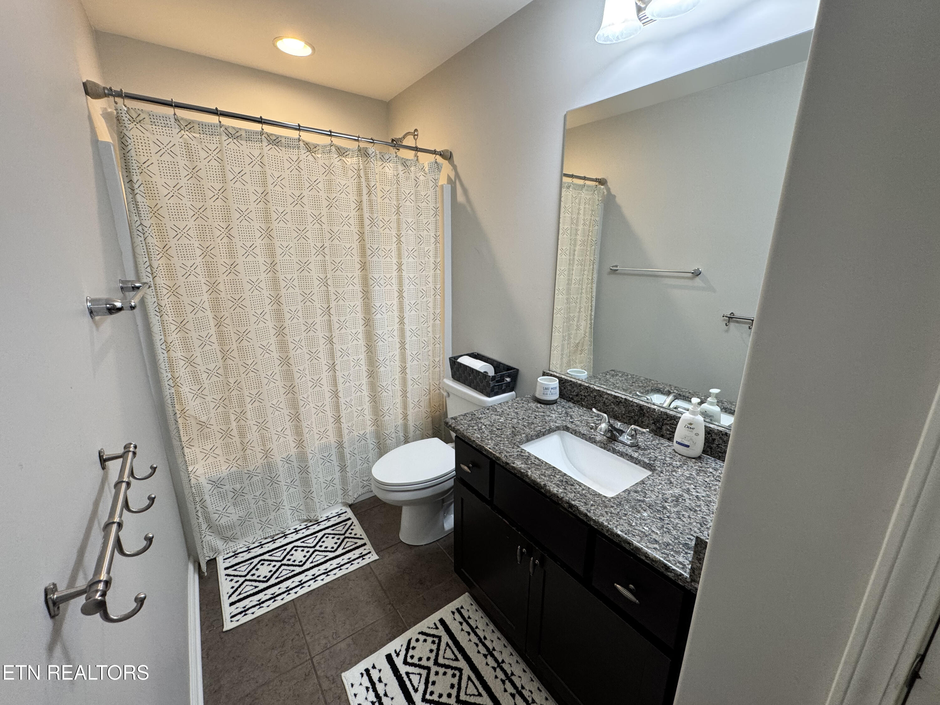 1003 W Glenview Drive Lenoir City TN 37771