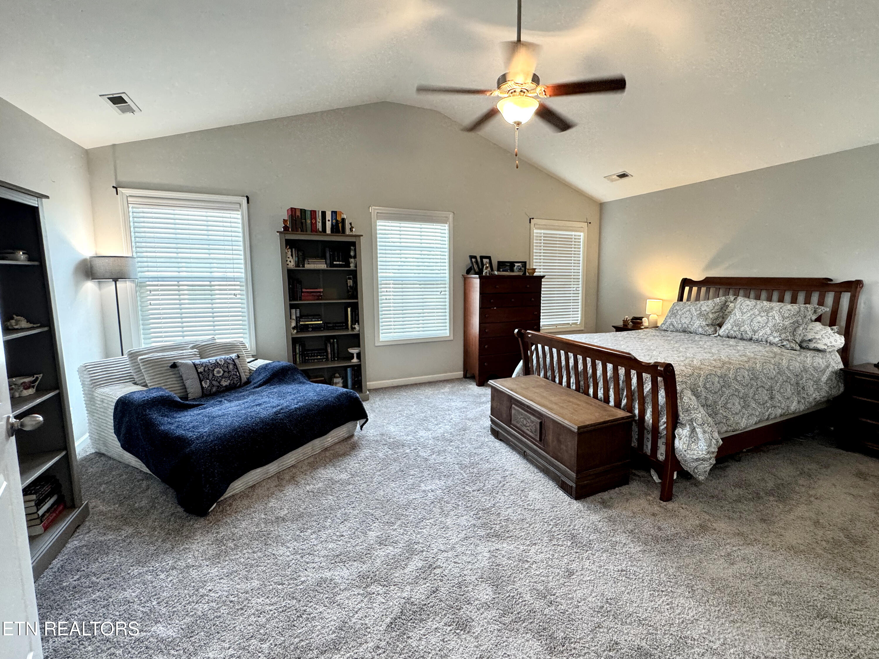 1003 W Glenview Drive Lenoir City TN 37771