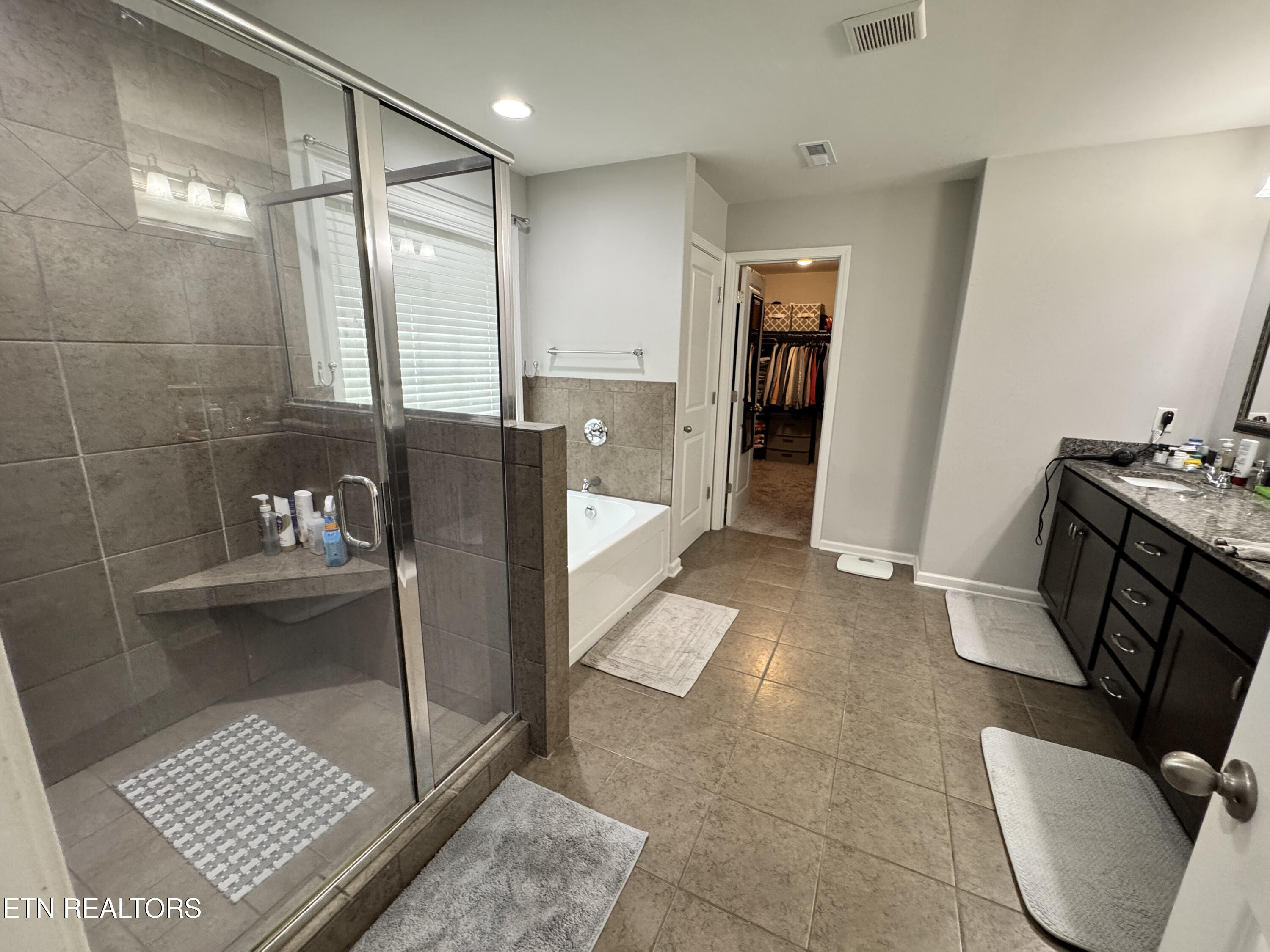 1003 W Glenview Drive Lenoir City TN 37771