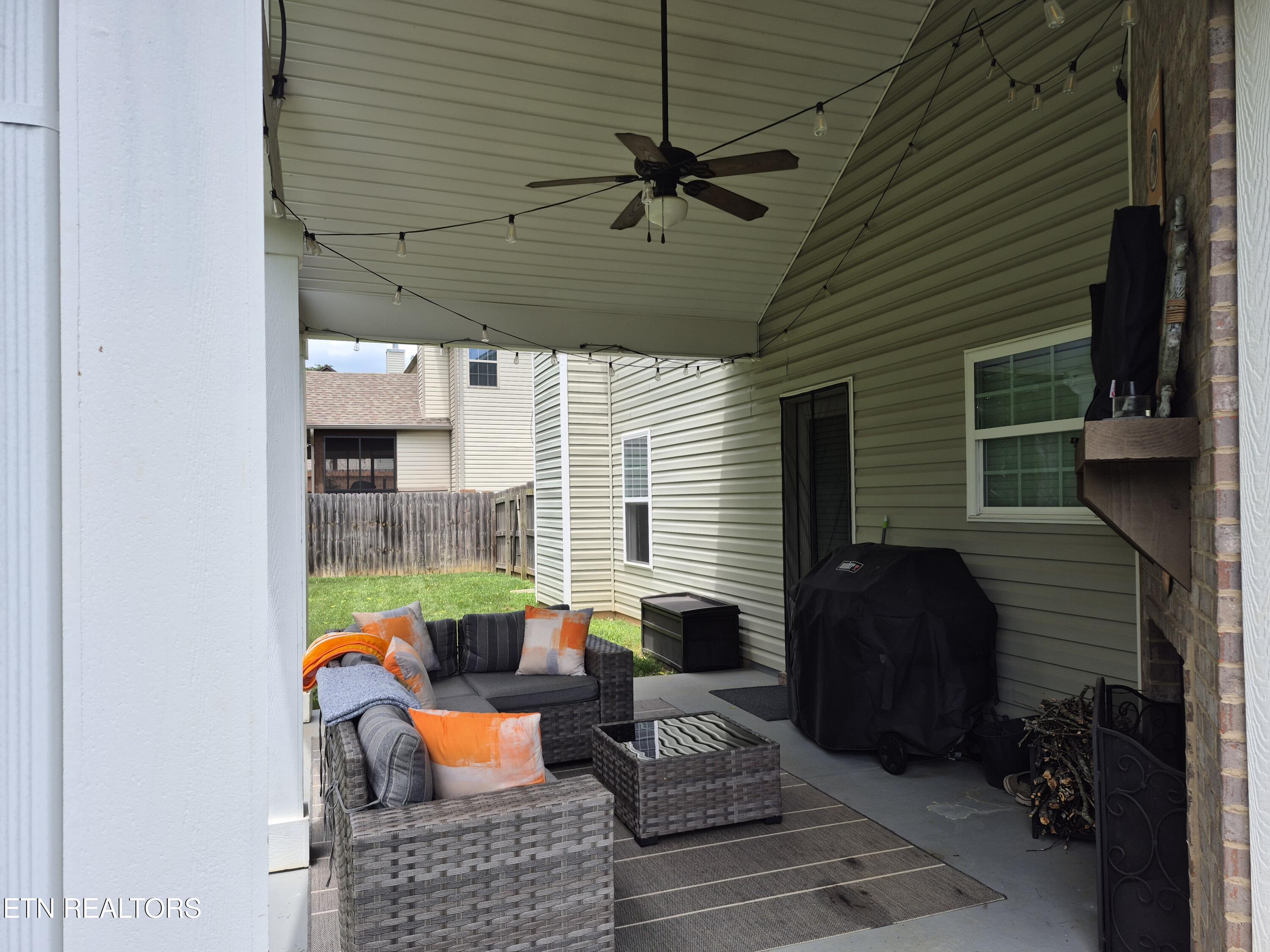 1003 W Glenview Drive Lenoir City TN 37771