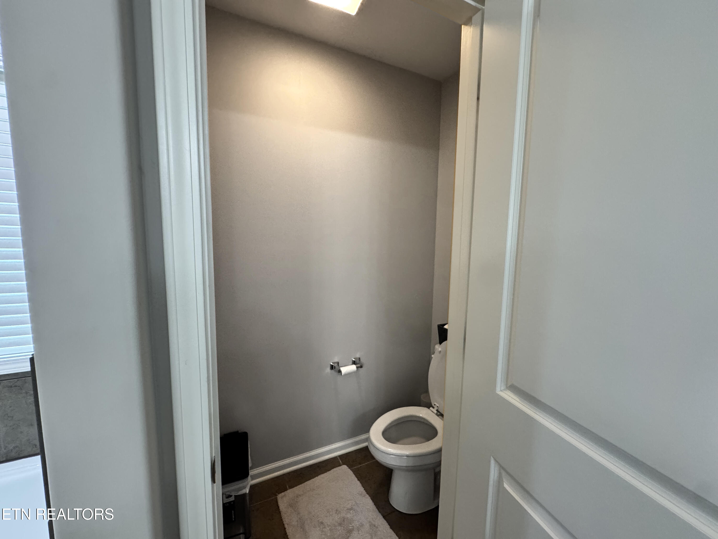 1003 W Glenview Drive Lenoir City TN 37771
