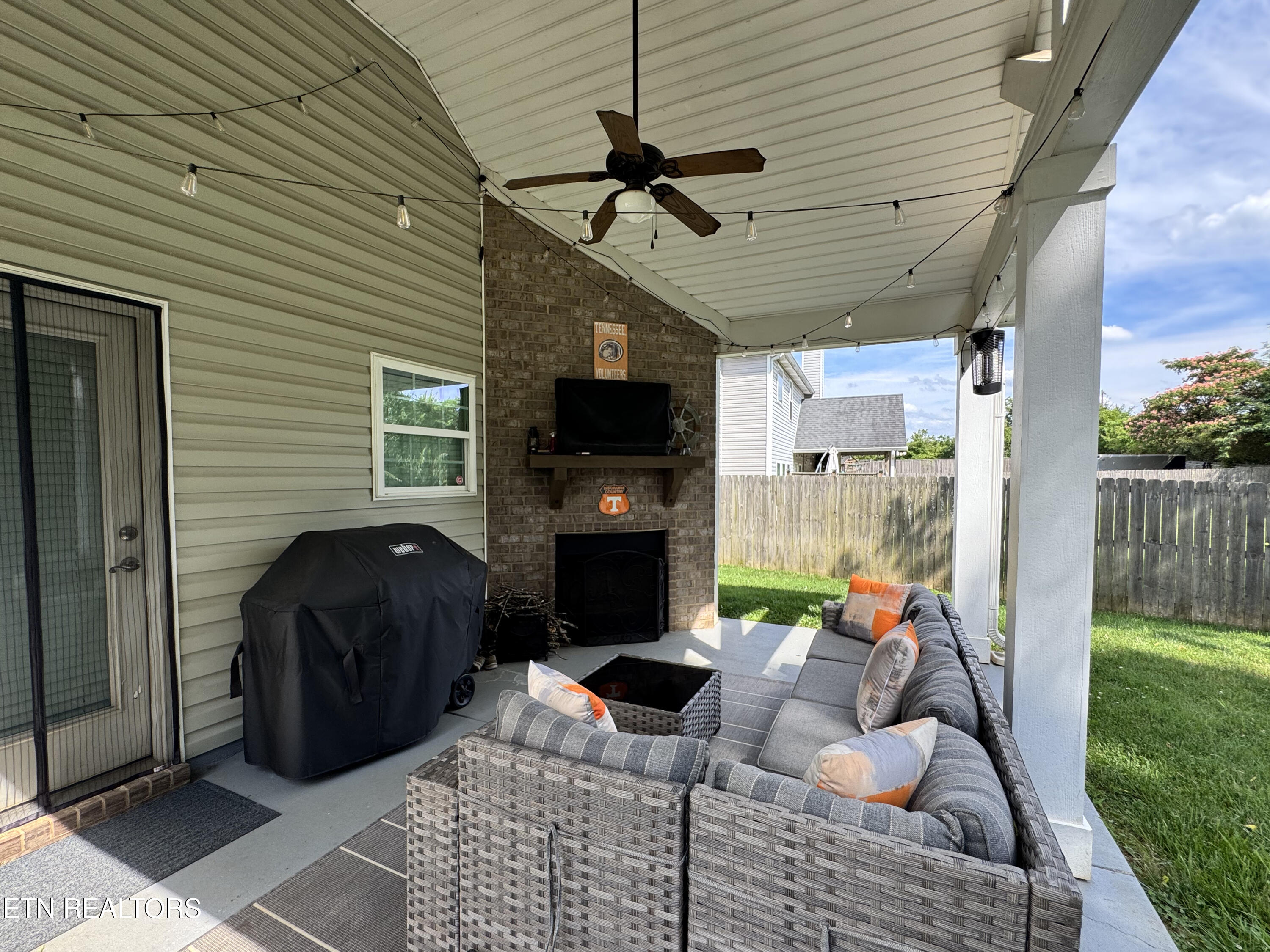 1003 W Glenview Drive Lenoir City TN 37771