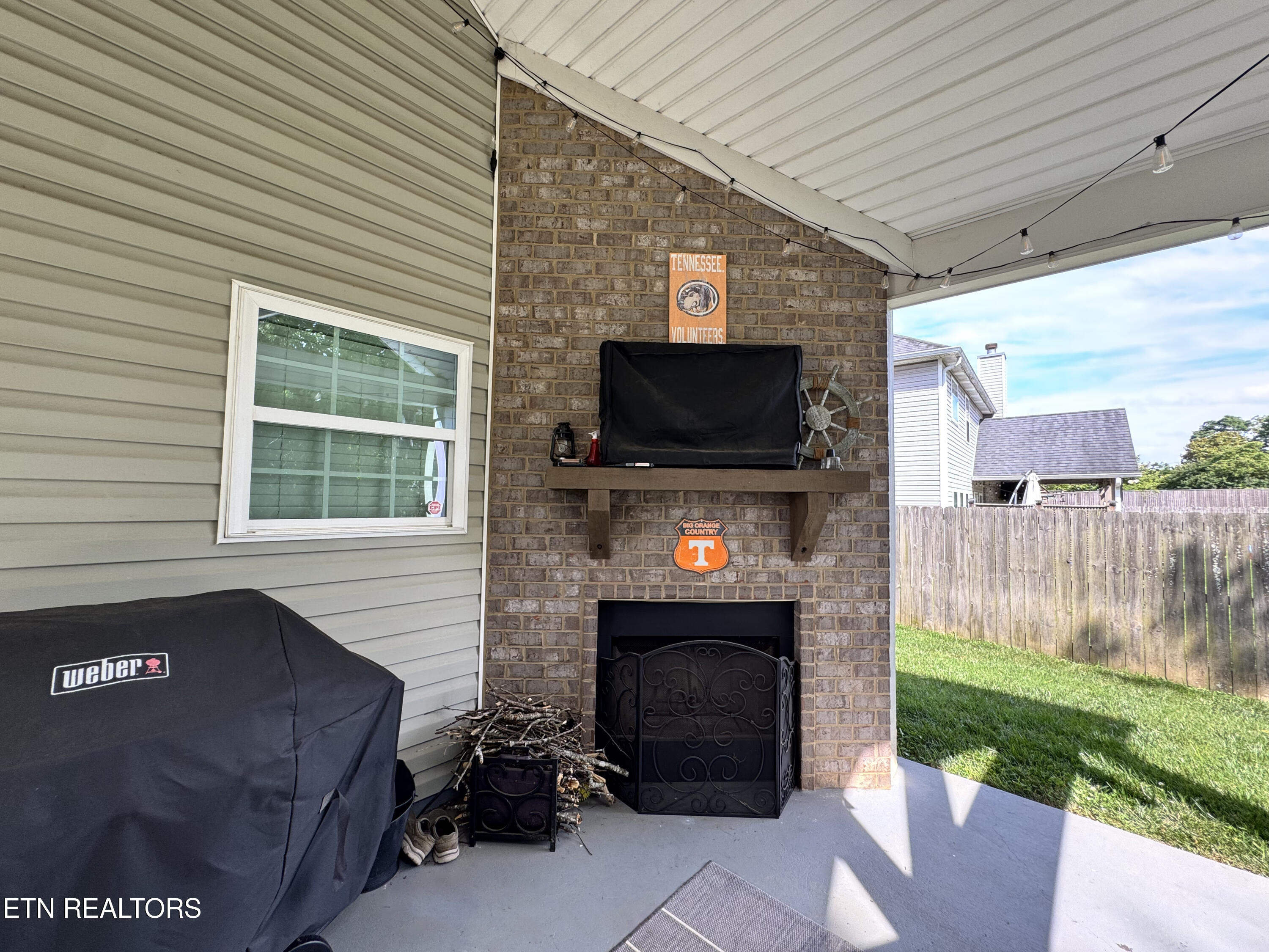 1003 W Glenview Drive Lenoir City TN 37771