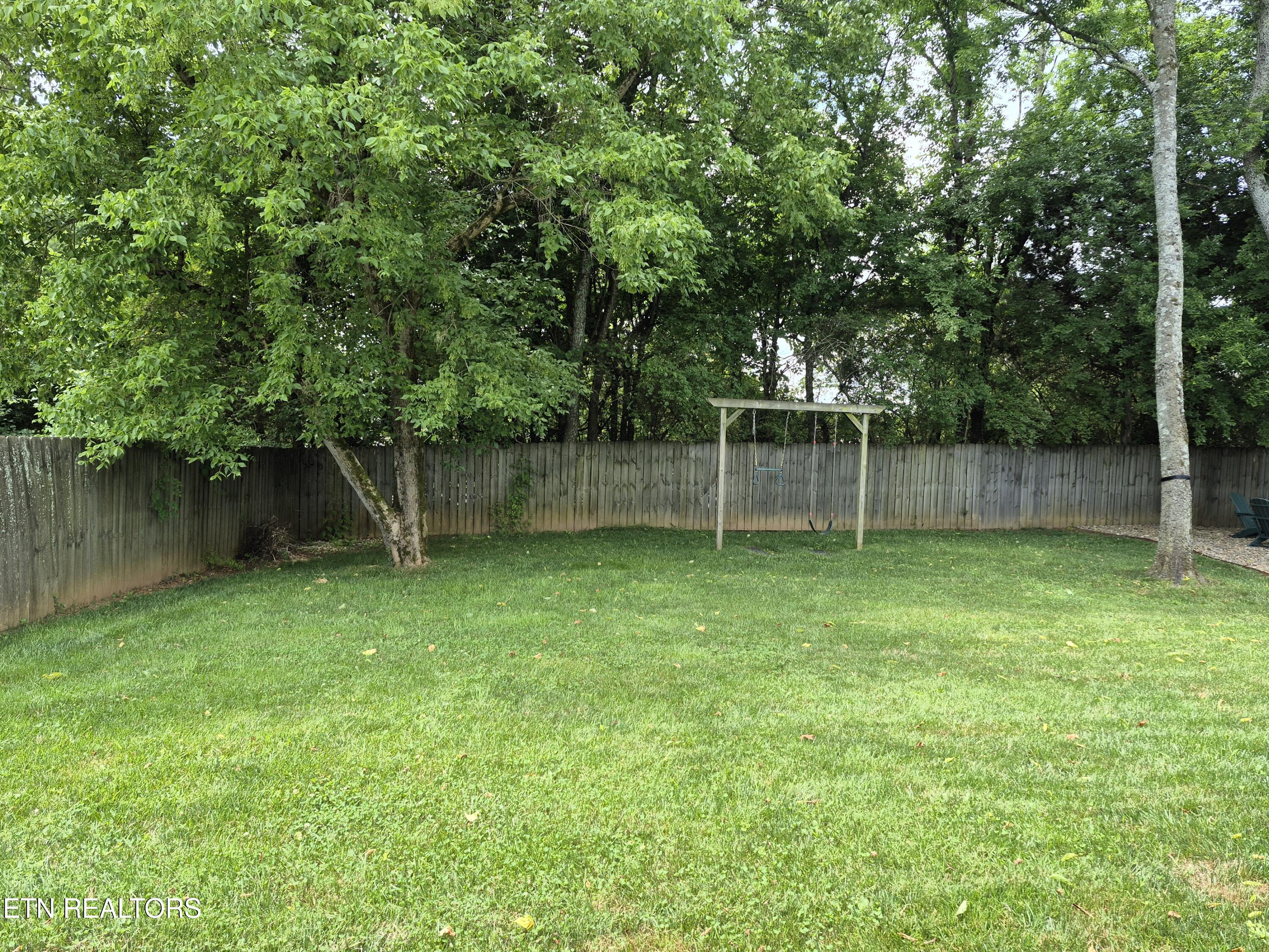 1003 W Glenview Drive Lenoir City TN 37771