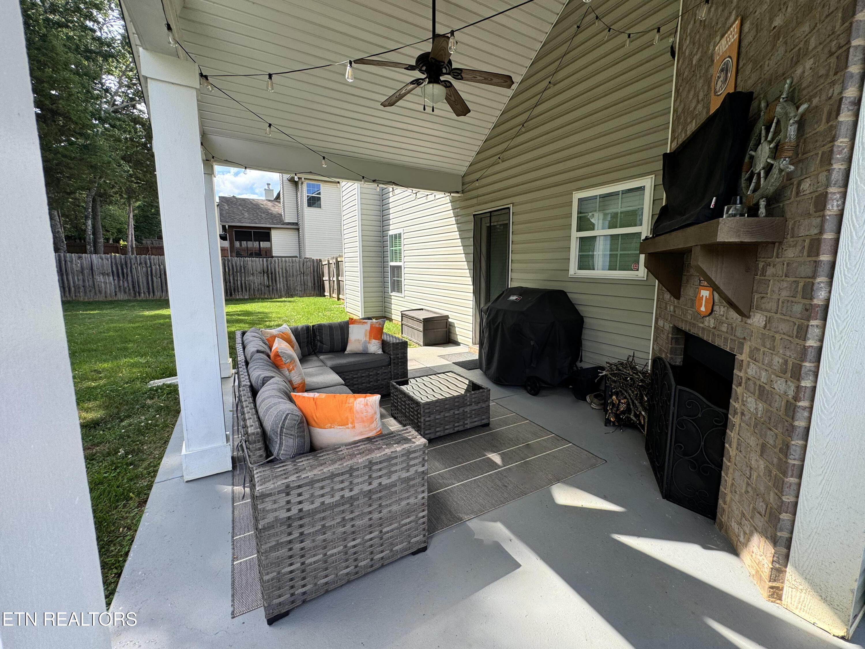 1003 W Glenview Drive Lenoir City TN 37771