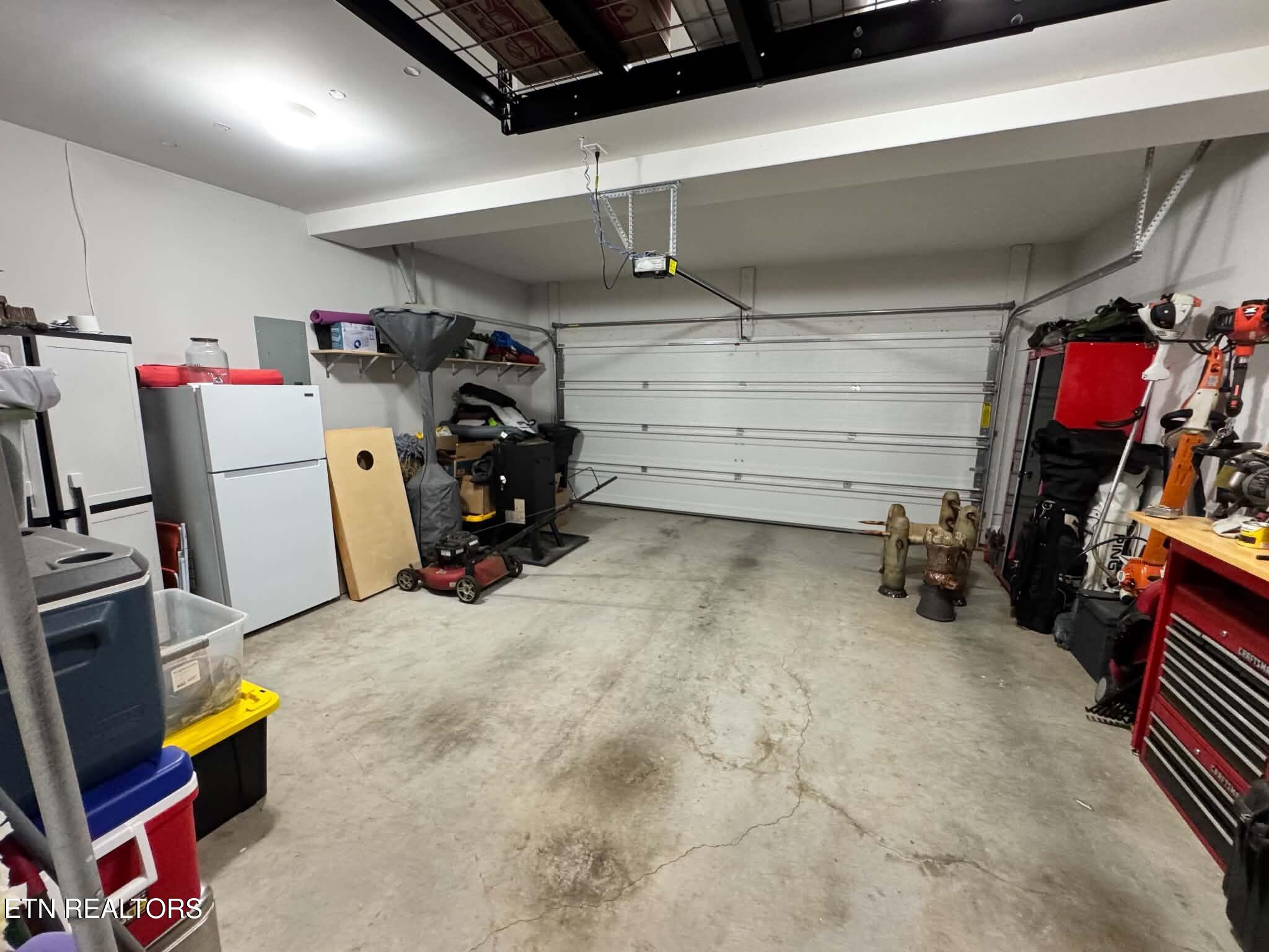 1003 W Glenview Drive Lenoir City TN 37771