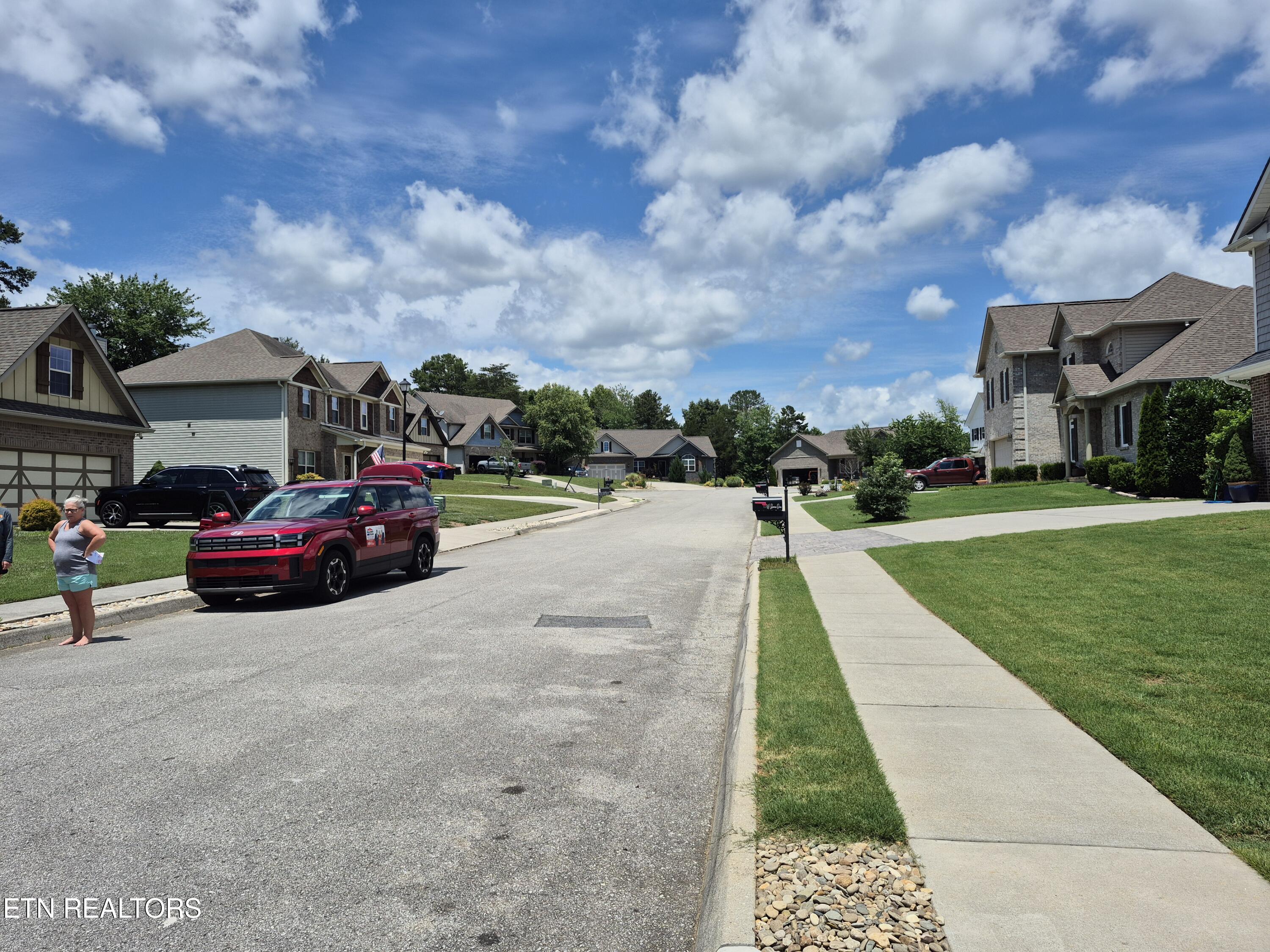 1003 W Glenview Drive Lenoir City TN 37771