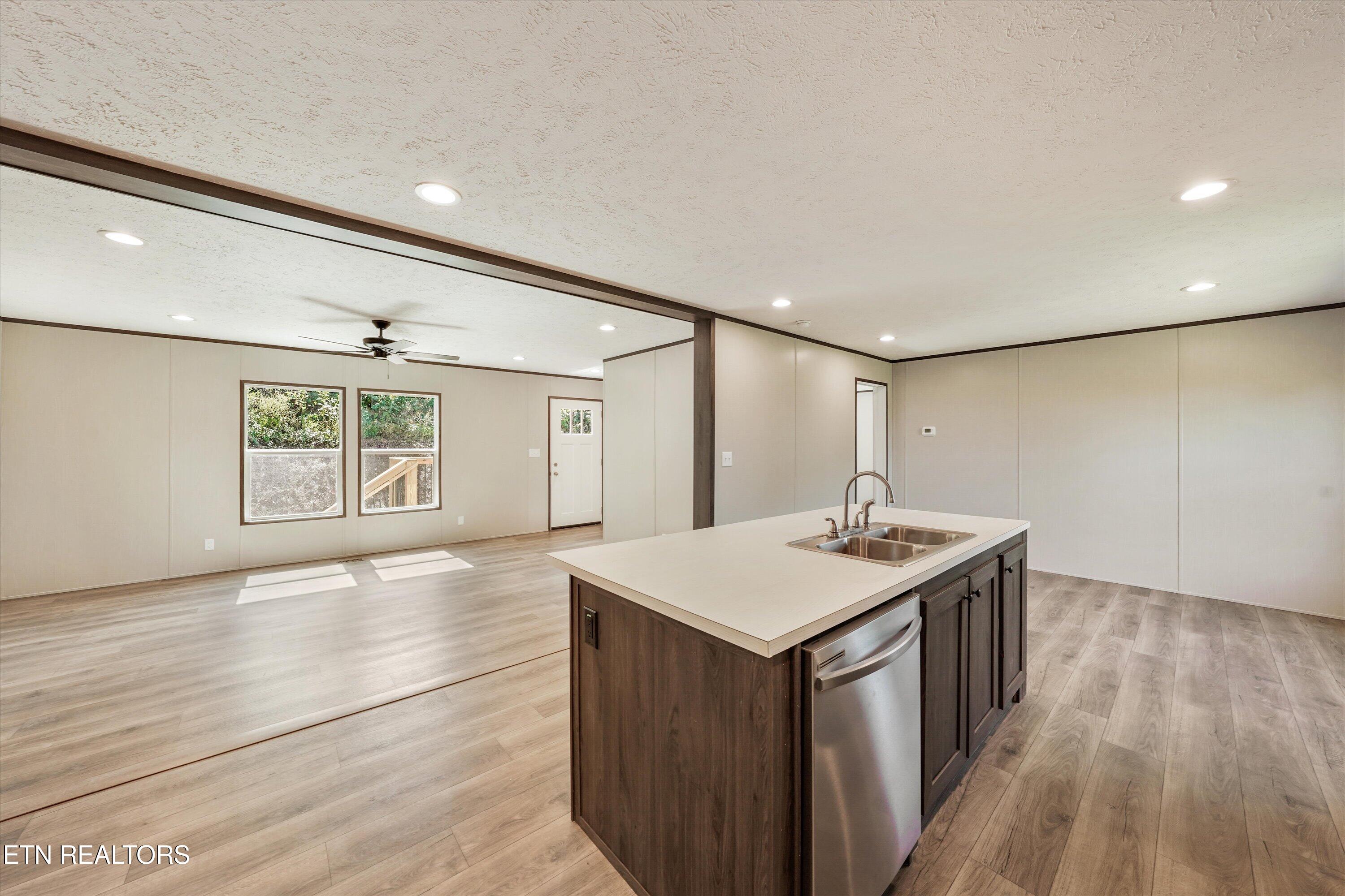 3827 Demory Road Lafollette TN 37766