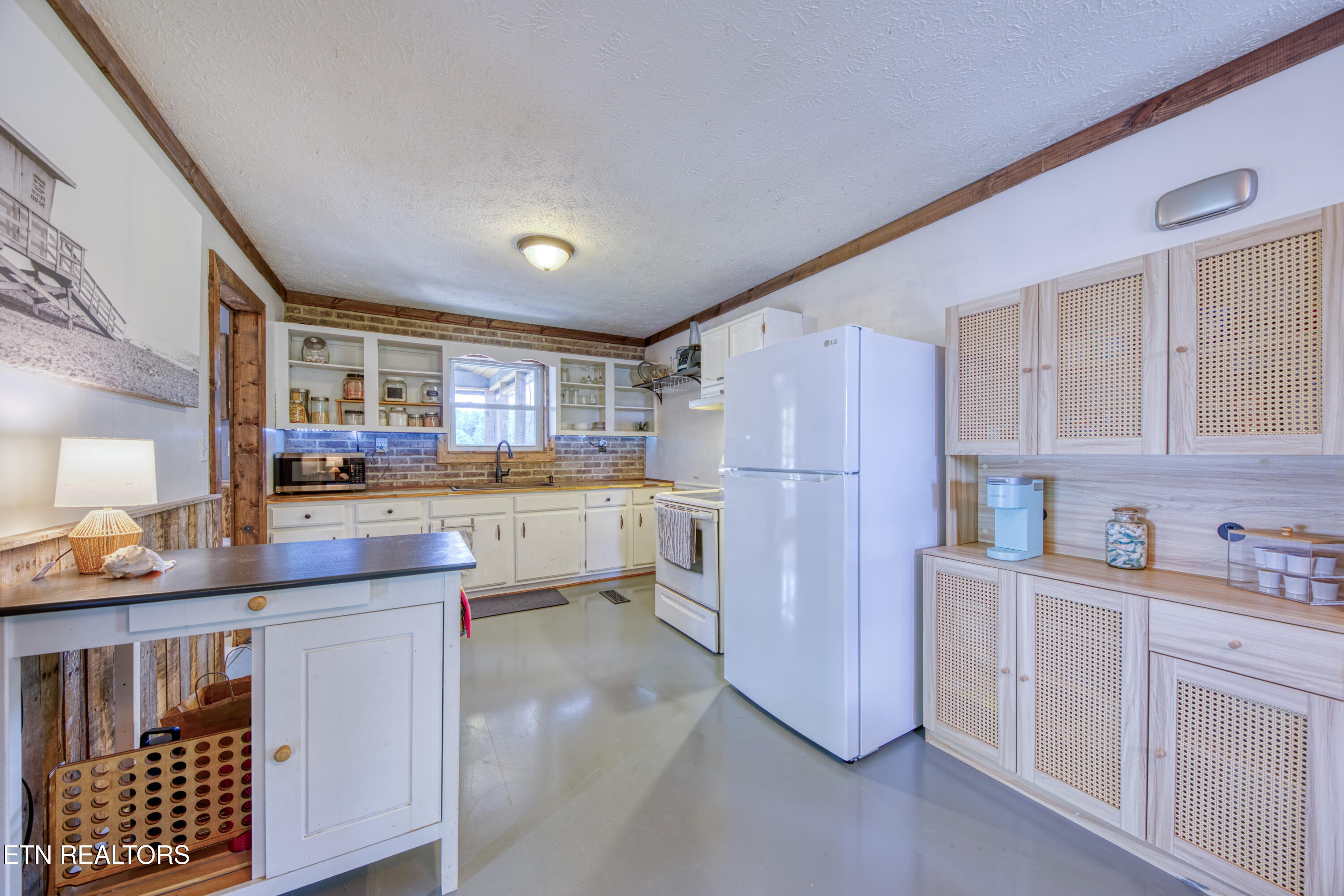 2713 W Highway 11e Strawberry Plains TN 37871