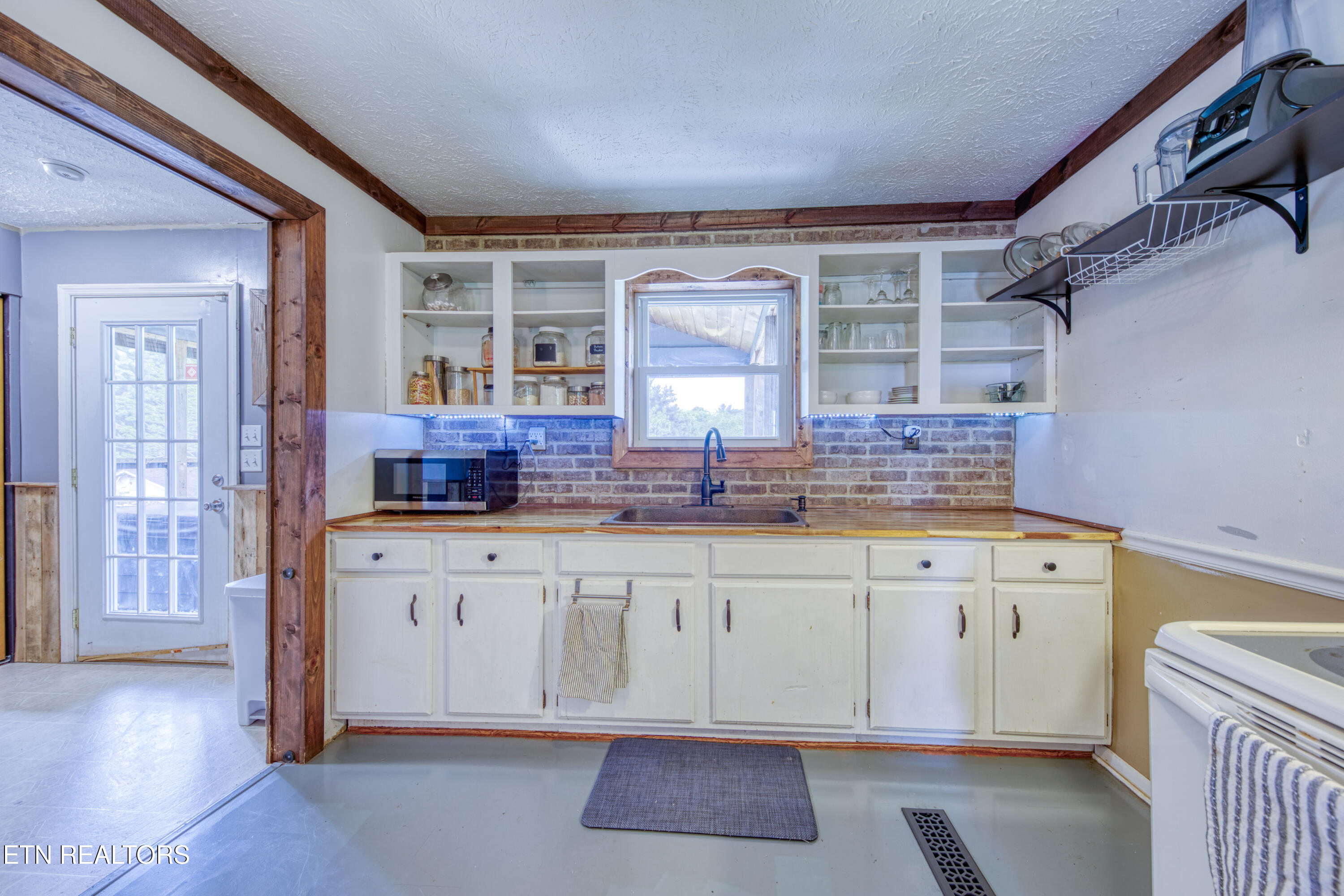 2713 W Highway 11e Strawberry Plains TN 37871