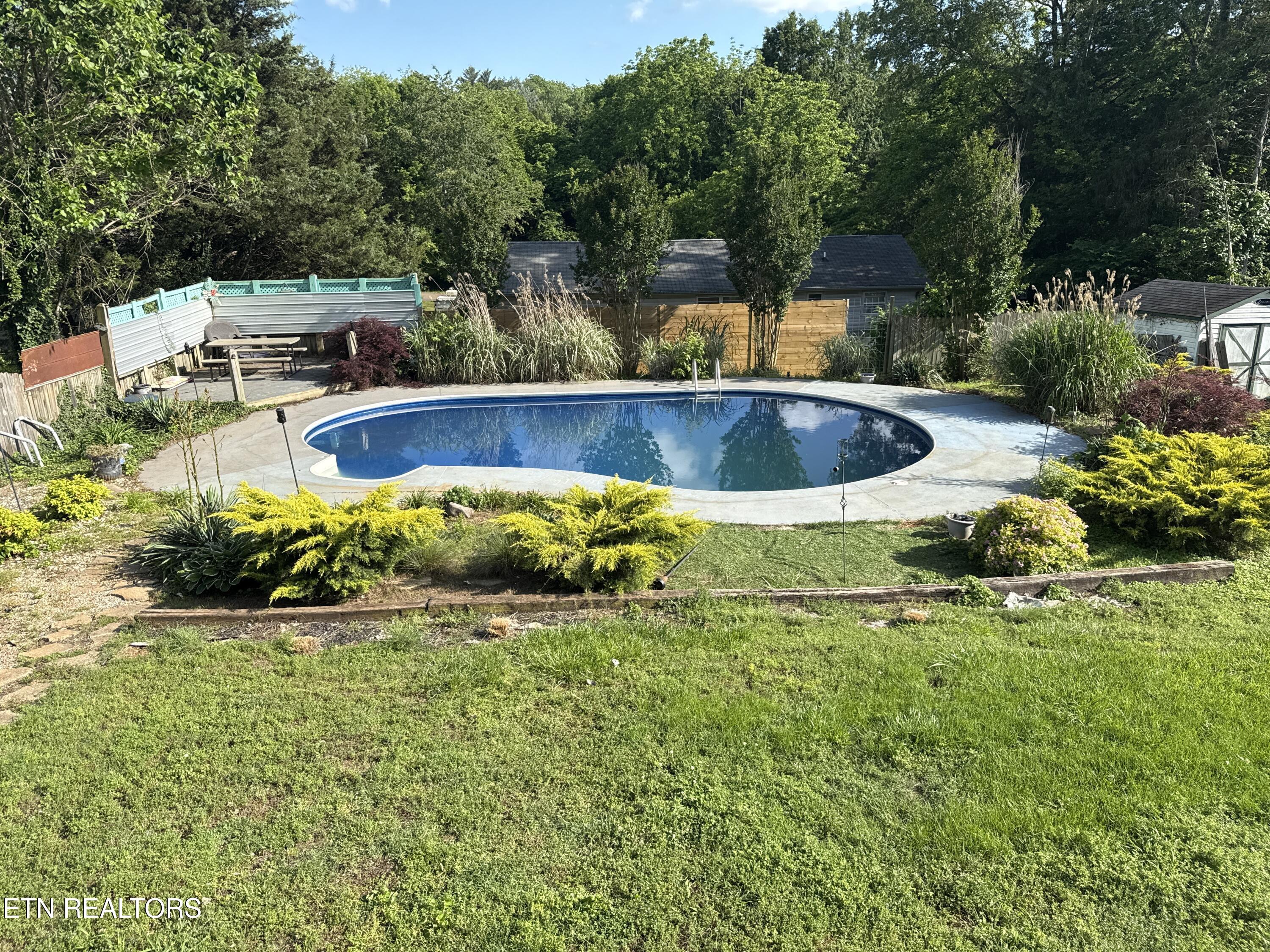2713 W Highway 11e Strawberry Plains TN 37871