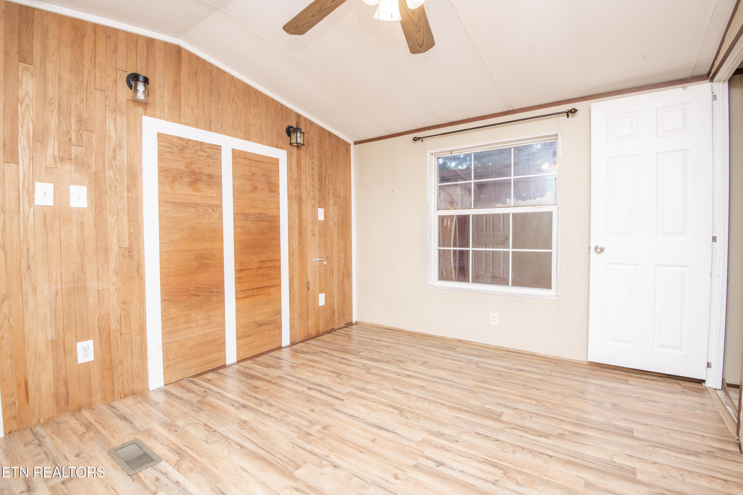 3690 Loudon Ridge Road Lenoir City TN 37771
