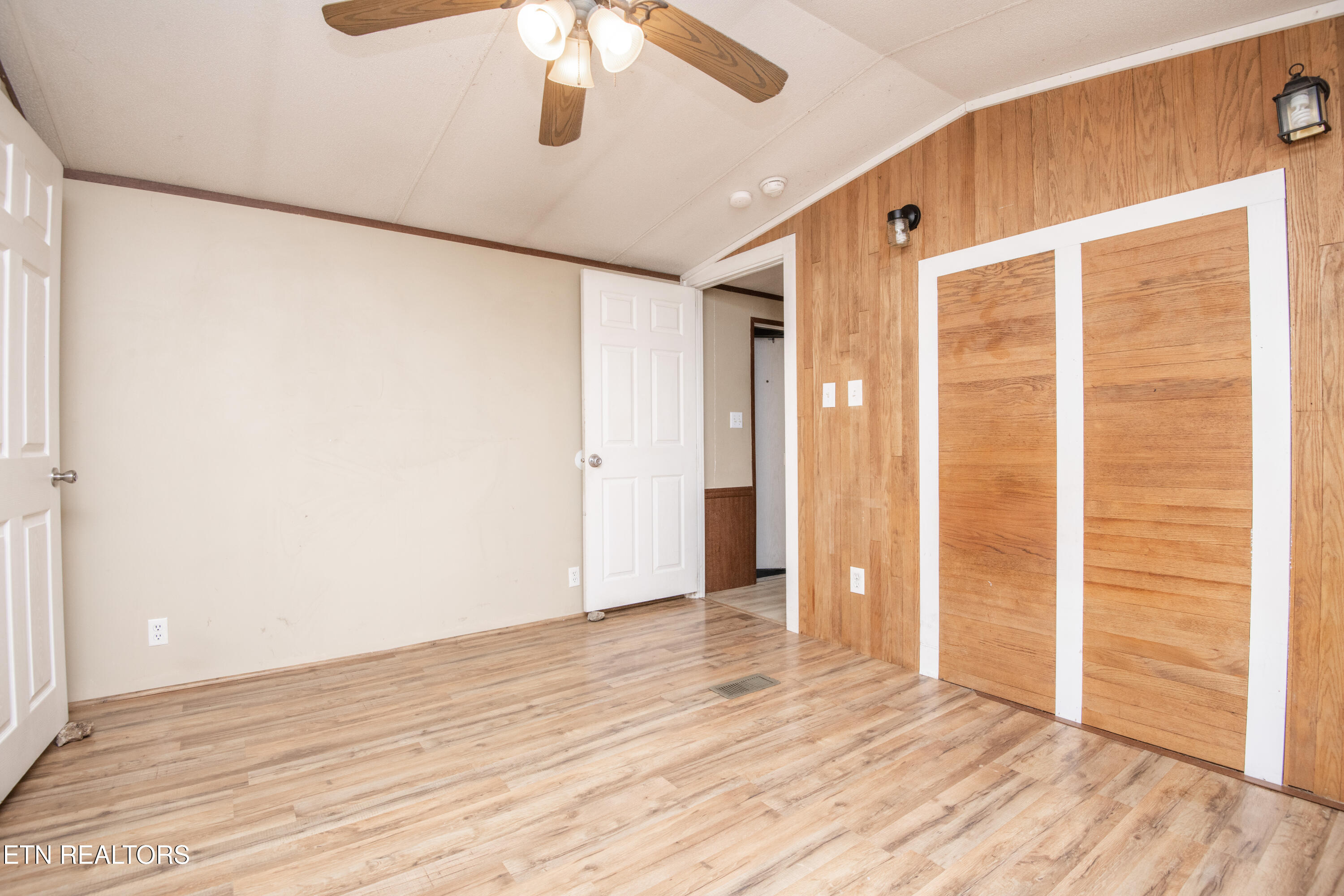 3690 Loudon Ridge Road Lenoir City TN 37771