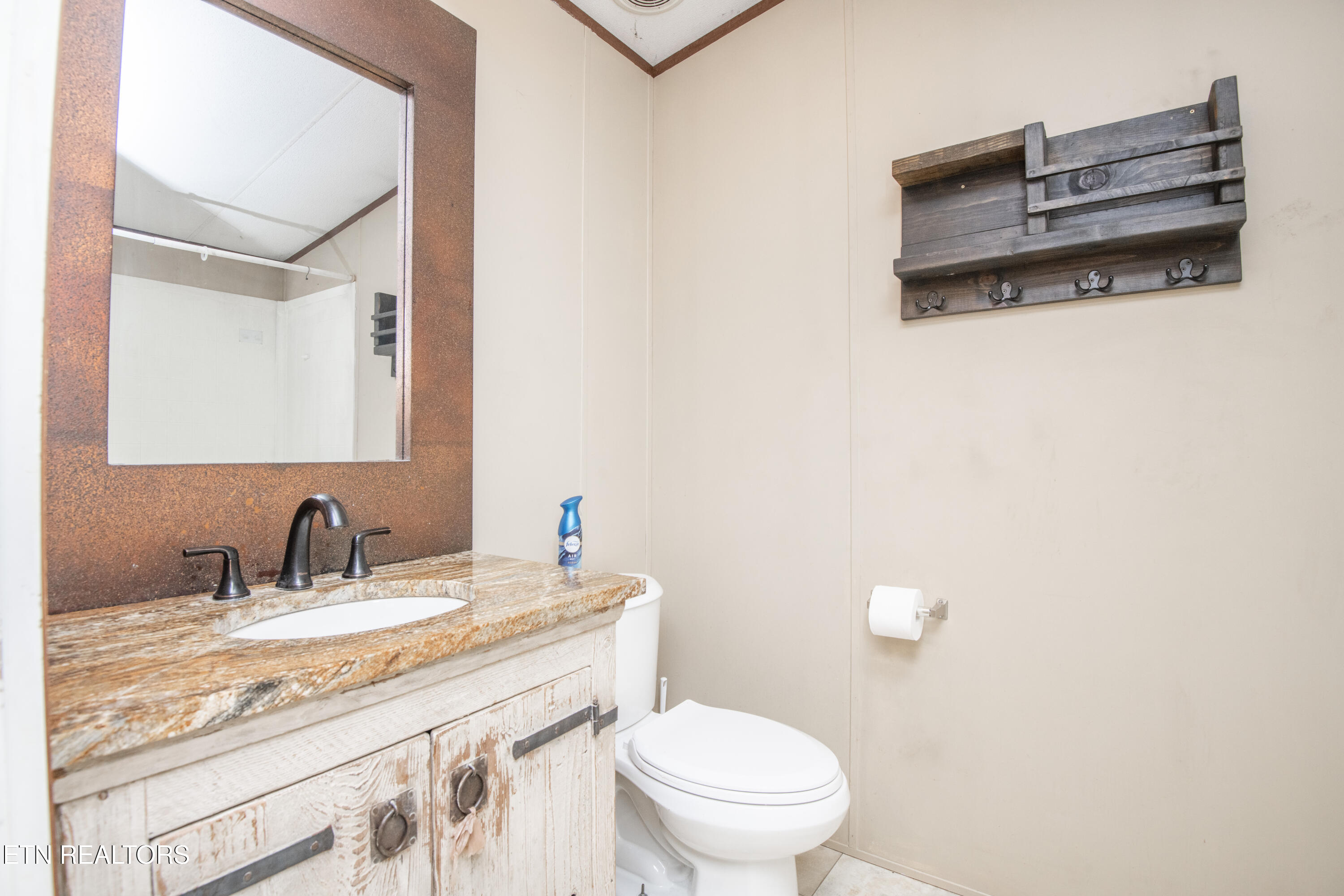 3690 Loudon Ridge Road Lenoir City TN 37771