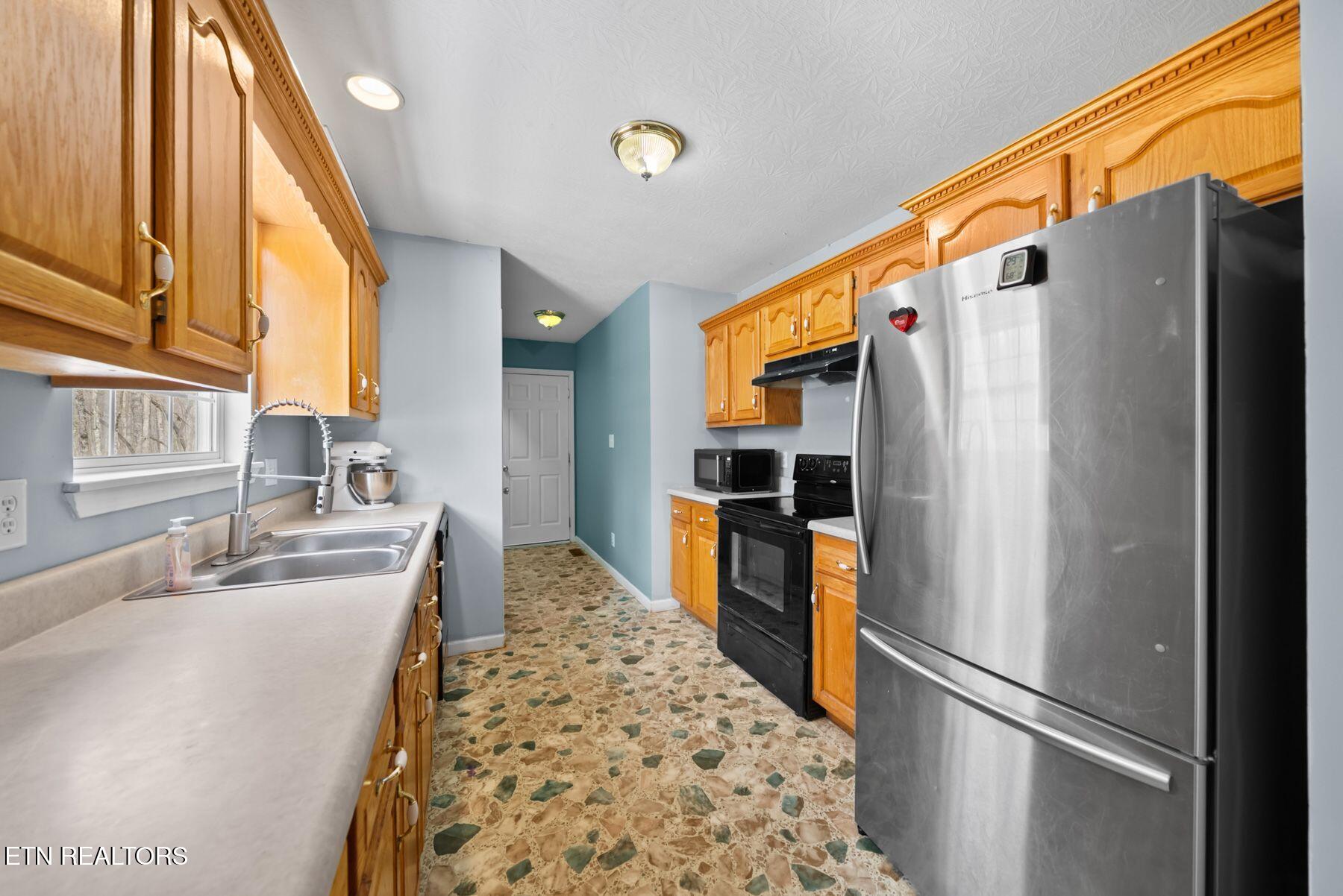 1365 Pilgrim Drive Grimsley TN 38565