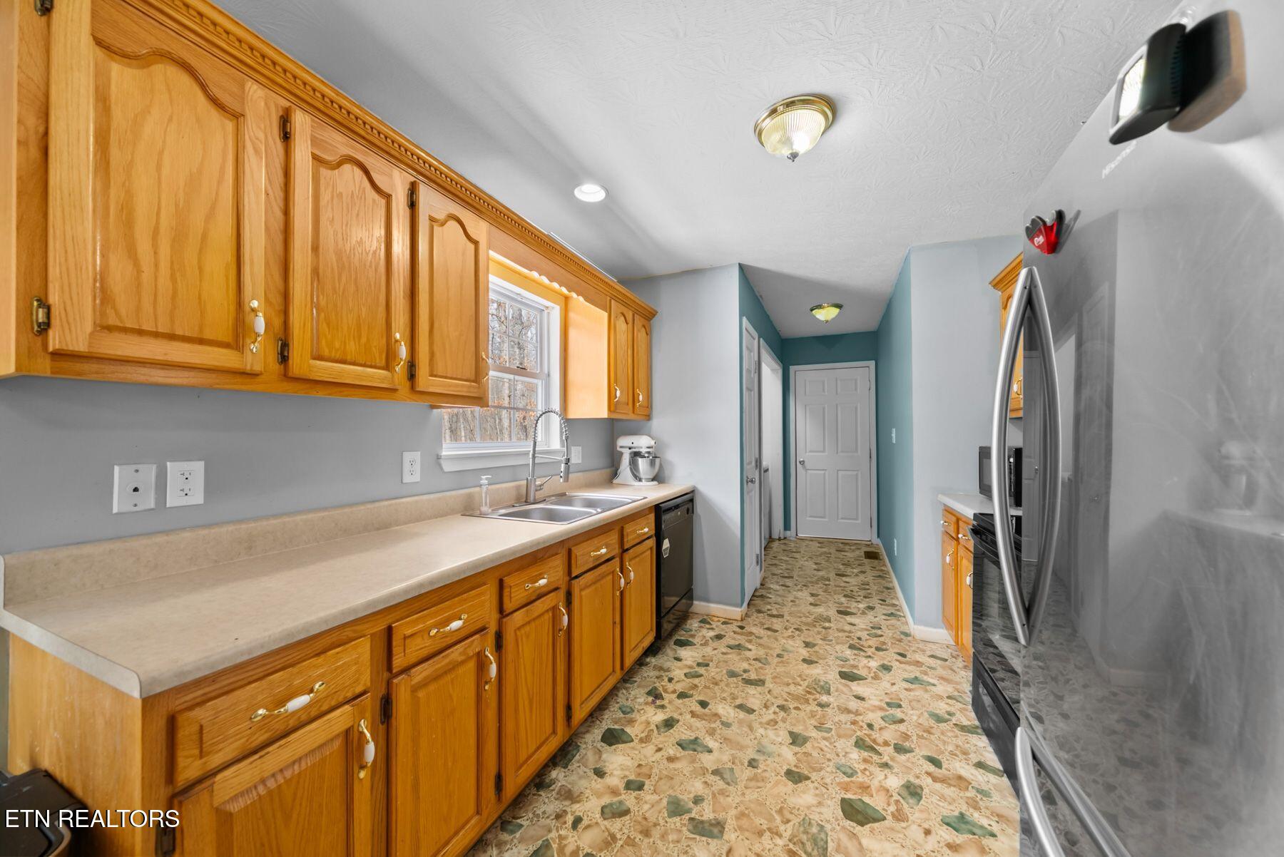 1365 Pilgrim Drive Grimsley TN 38565