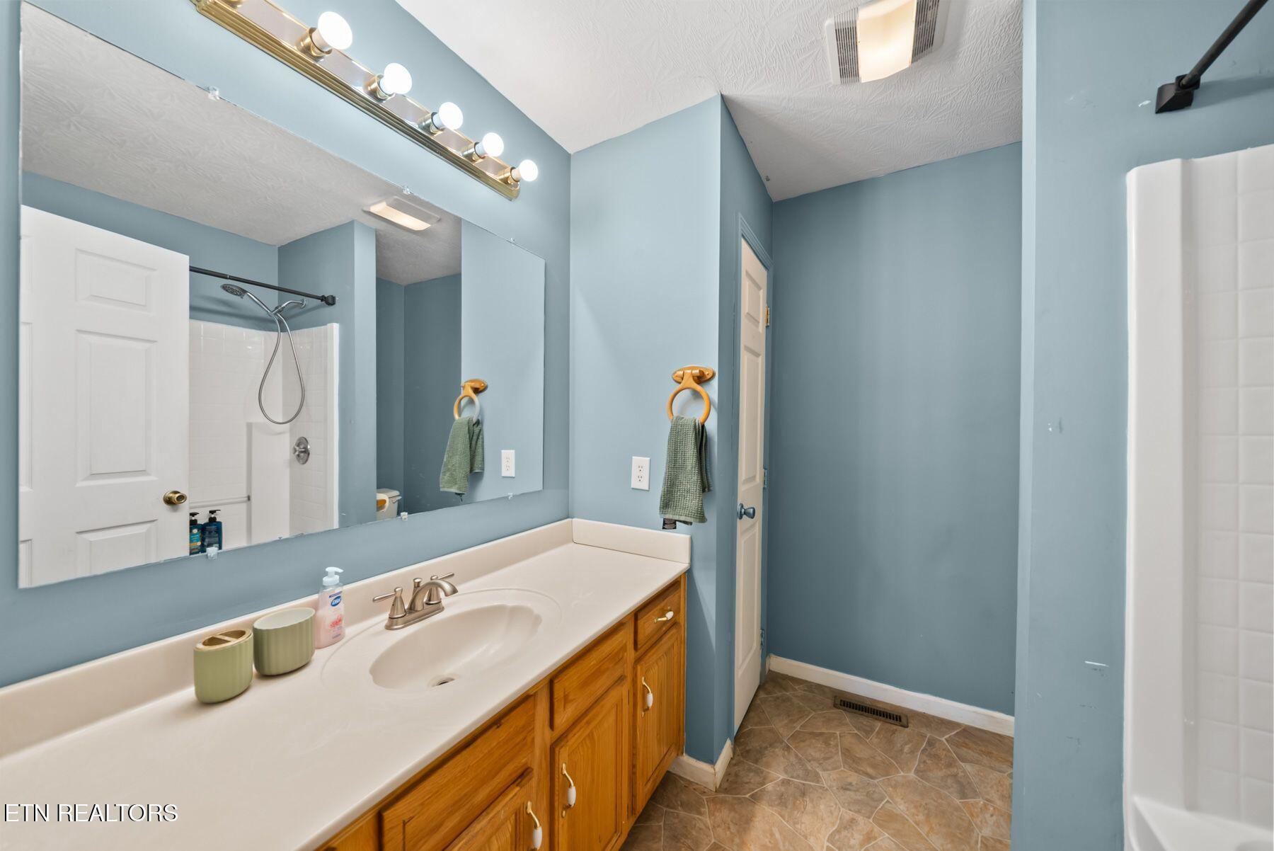 1365 Pilgrim Drive Grimsley TN 38565