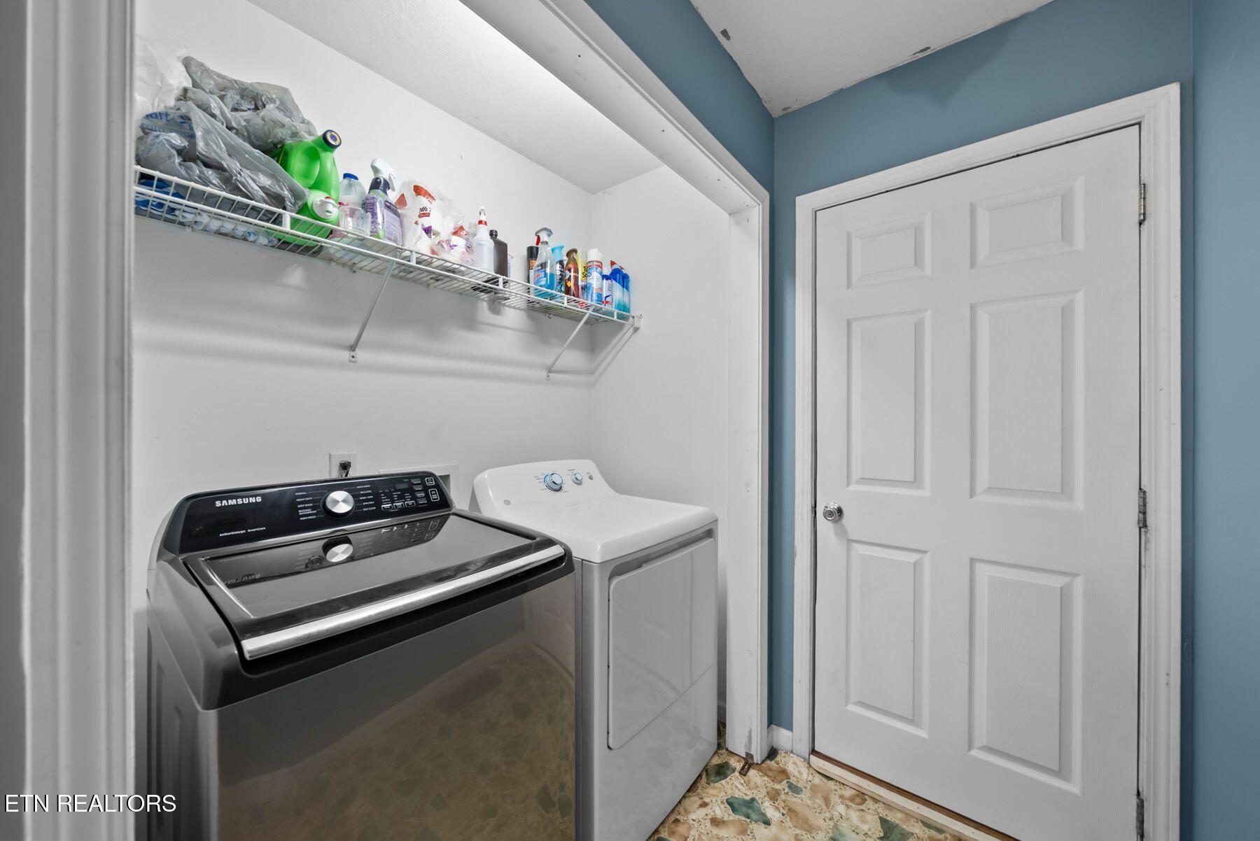 1365 Pilgrim Drive Grimsley TN 38565