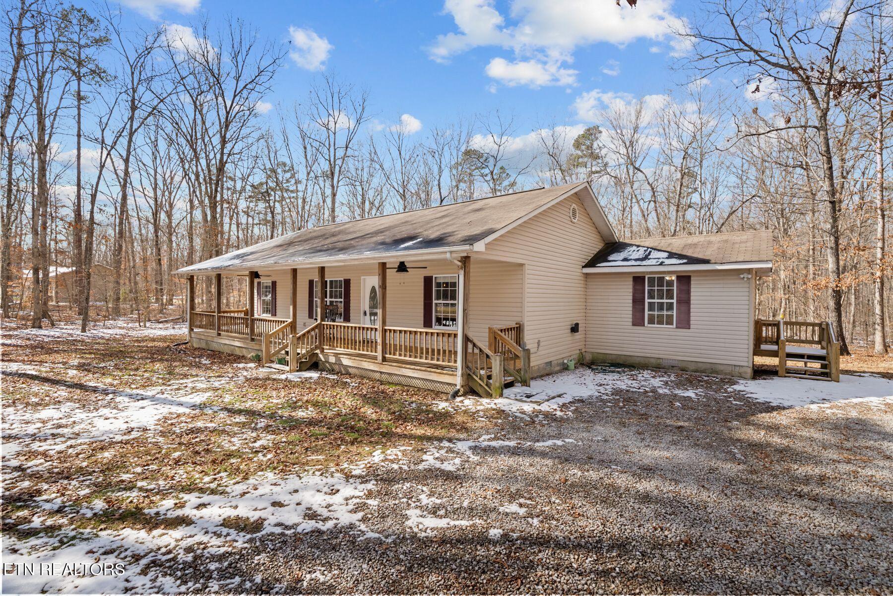 1365 Pilgrim Drive Grimsley TN 38565