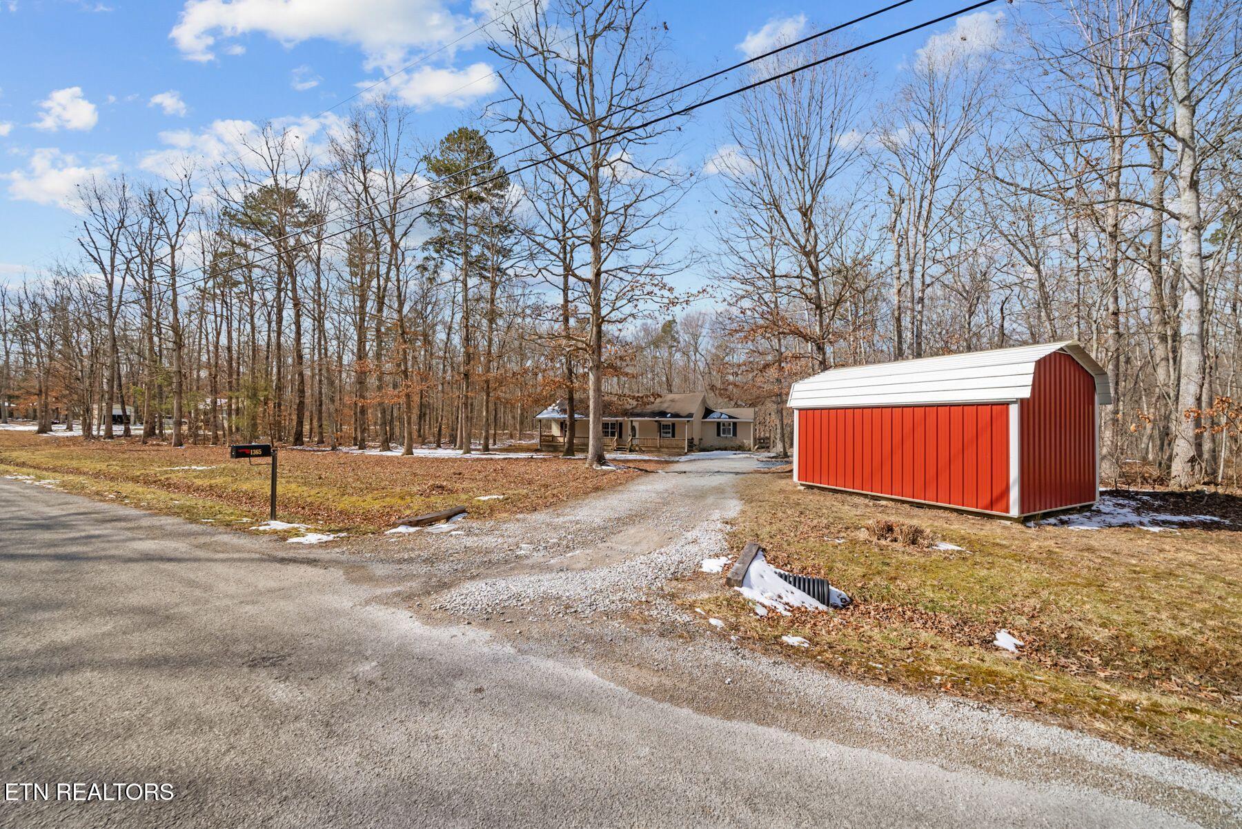 1365 Pilgrim Drive Grimsley TN 38565
