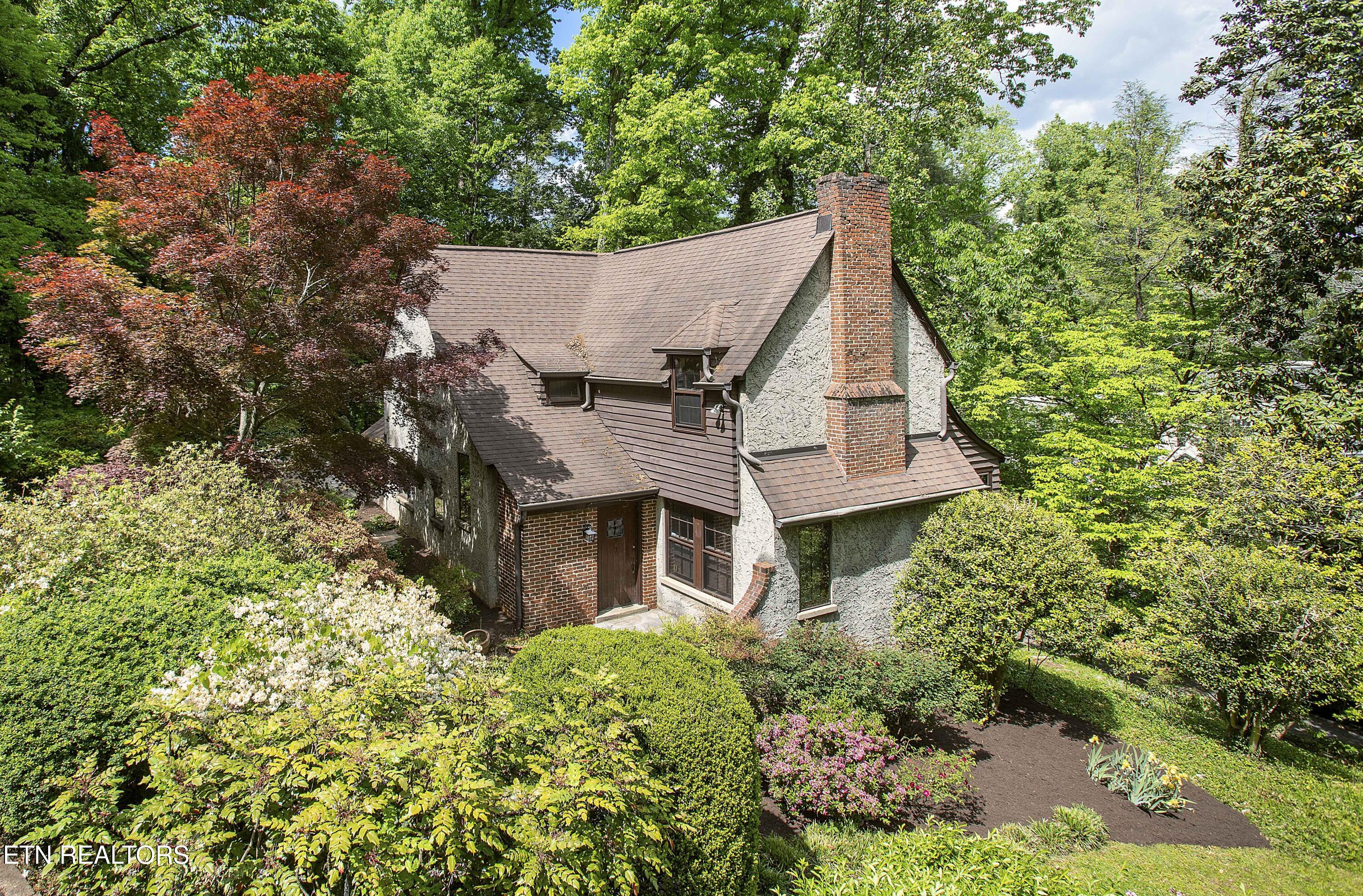 702 Forest Hills Boulevard Knoxville TN 37919