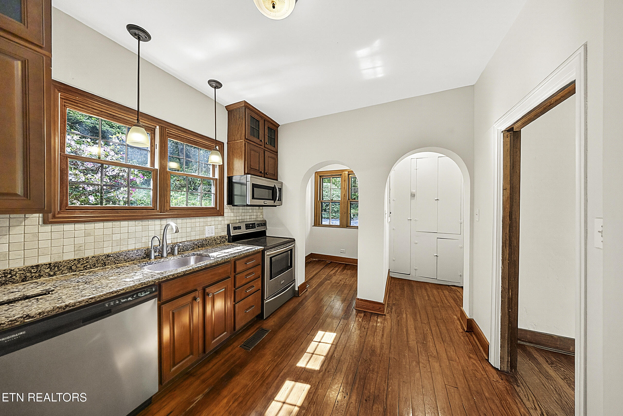 702 Forest Hills Boulevard Knoxville TN 37919