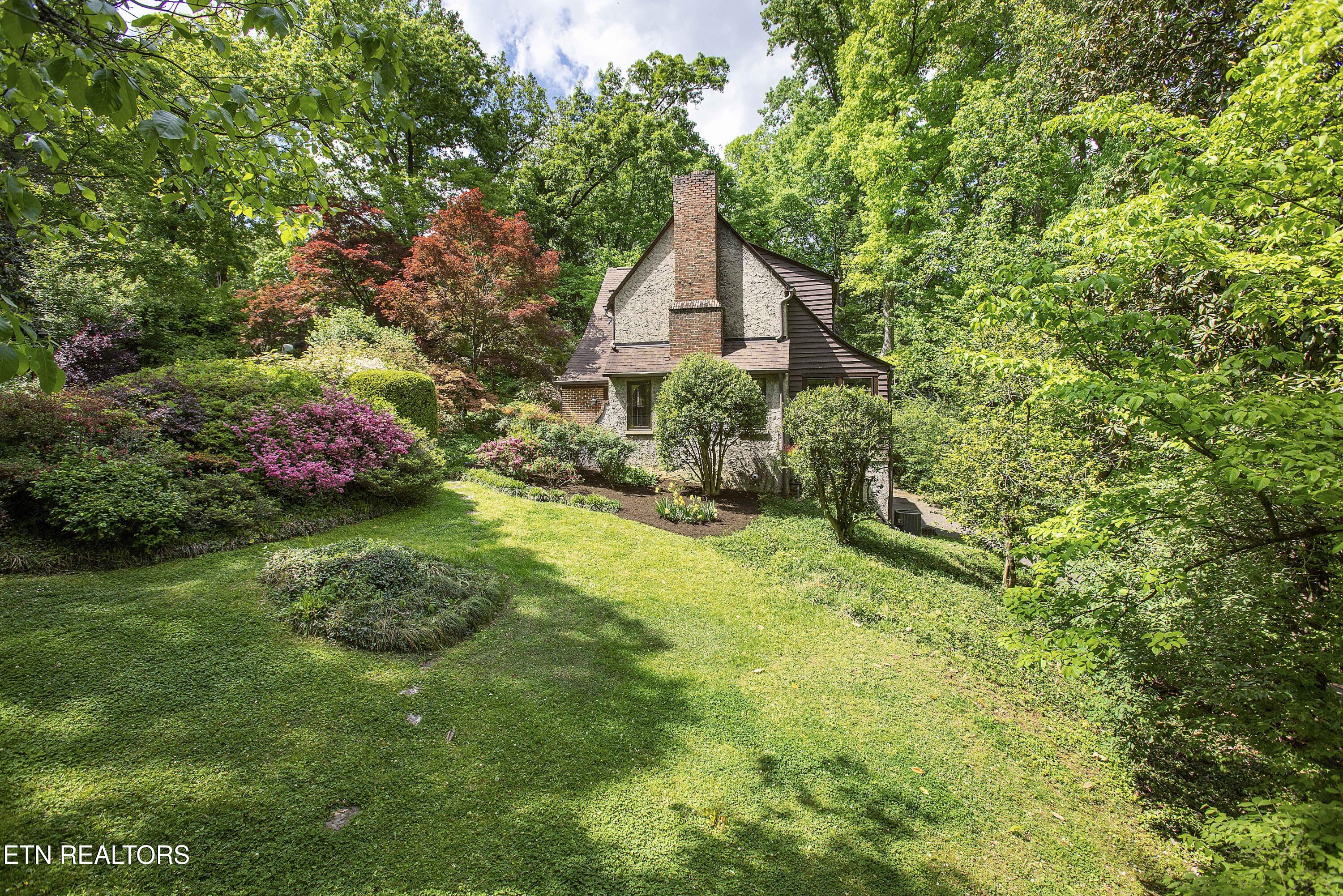702 Forest Hills Boulevard Knoxville TN 37919