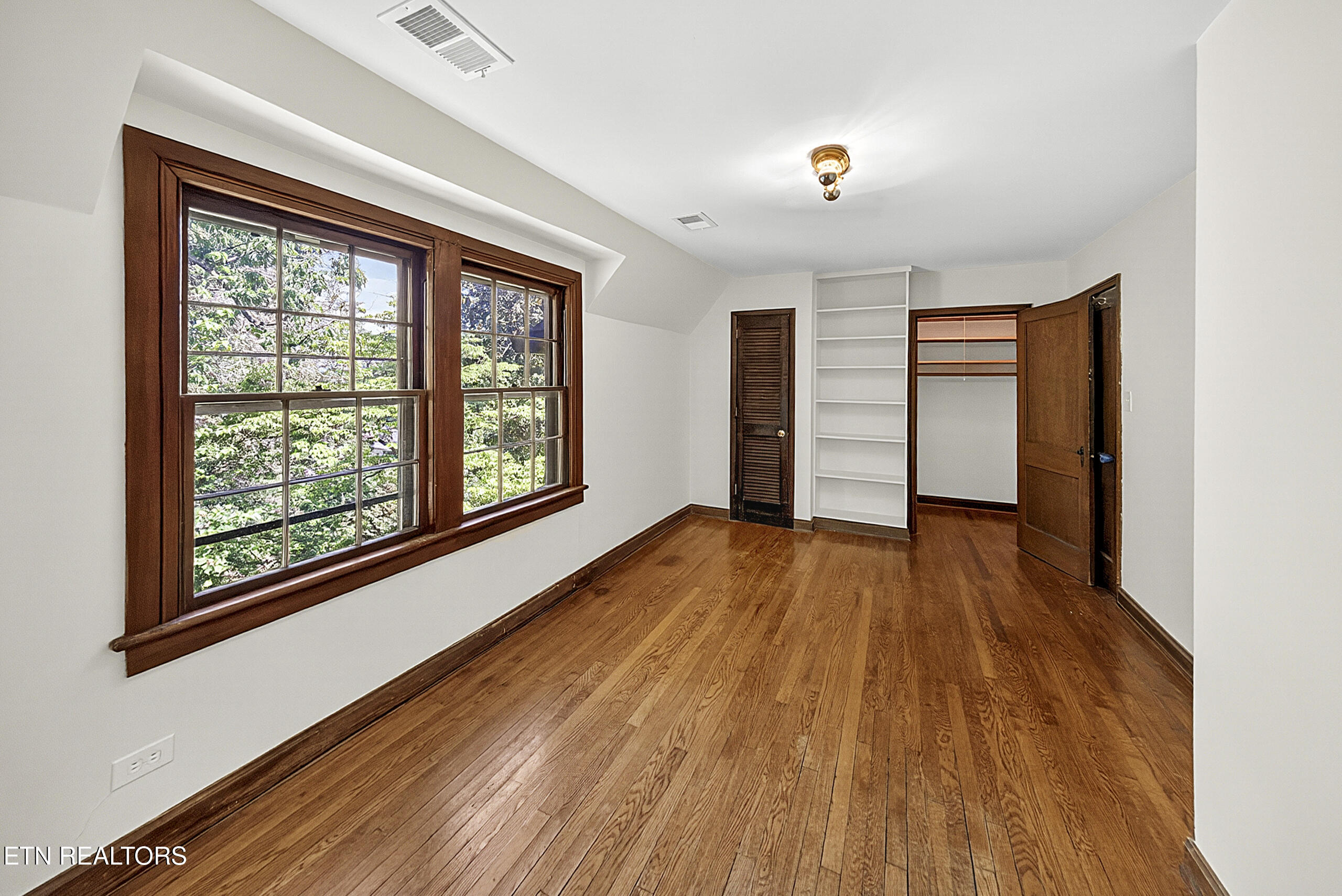 702 Forest Hills Boulevard Knoxville TN 37919