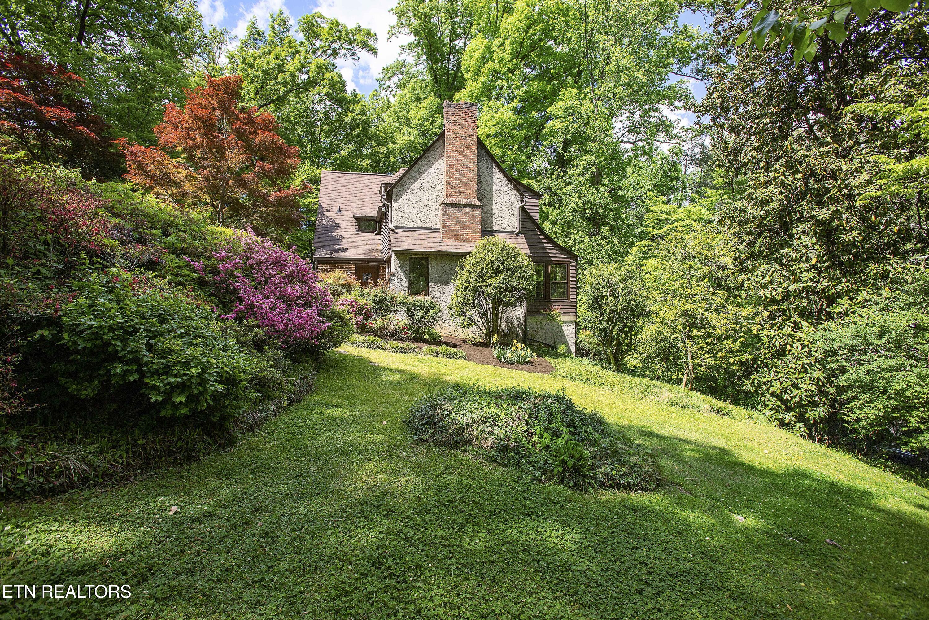 702 Forest Hills Boulevard Knoxville TN 37919