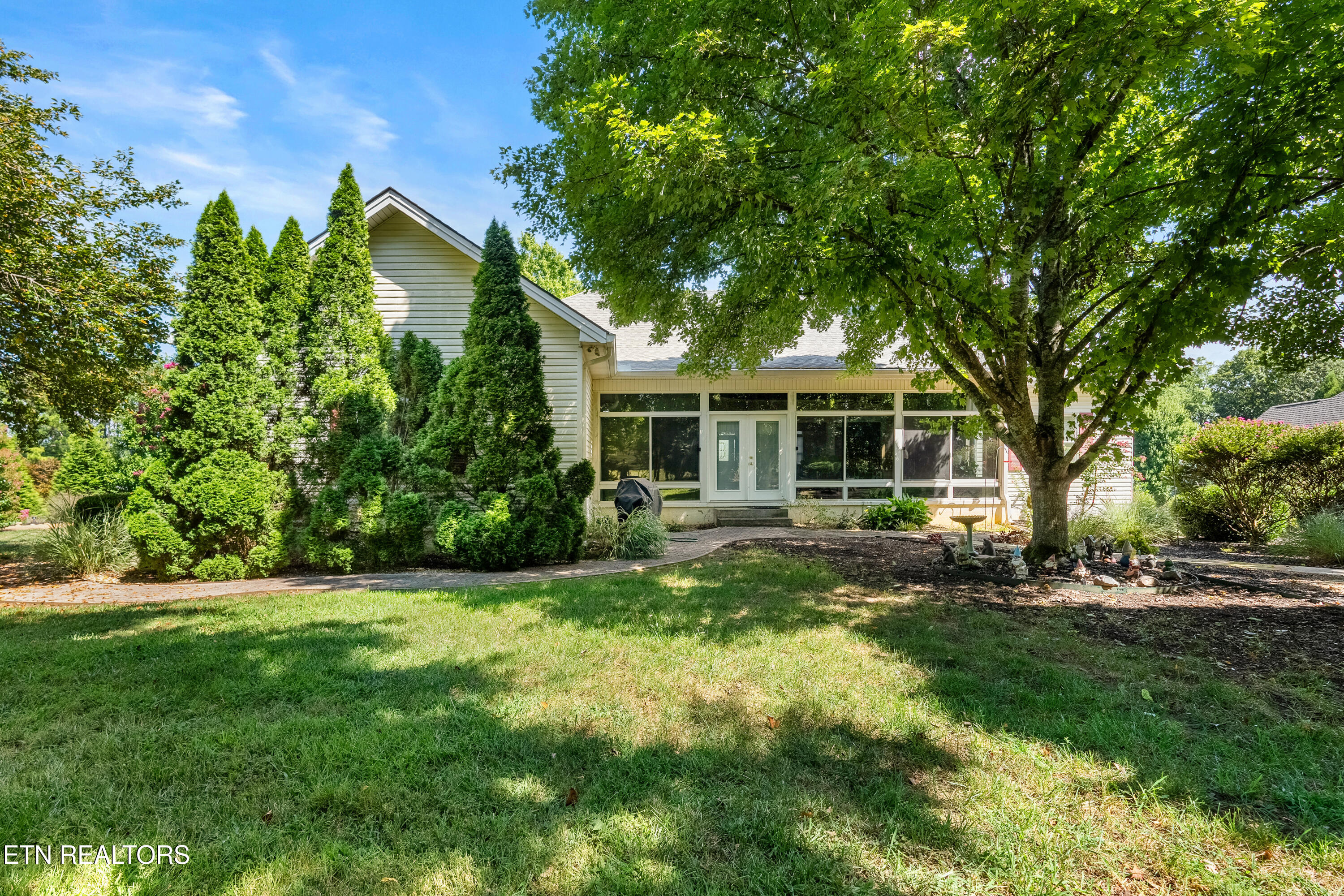 108 Tahlequah Lane Loudon TN 37774