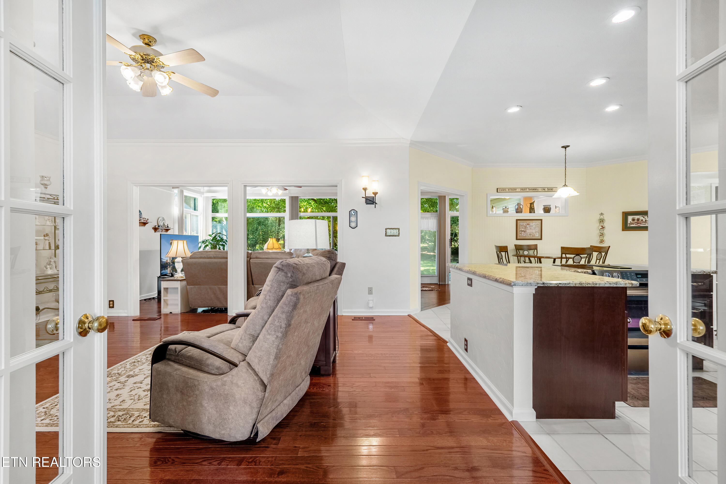 108 Tahlequah Lane Loudon TN 37774