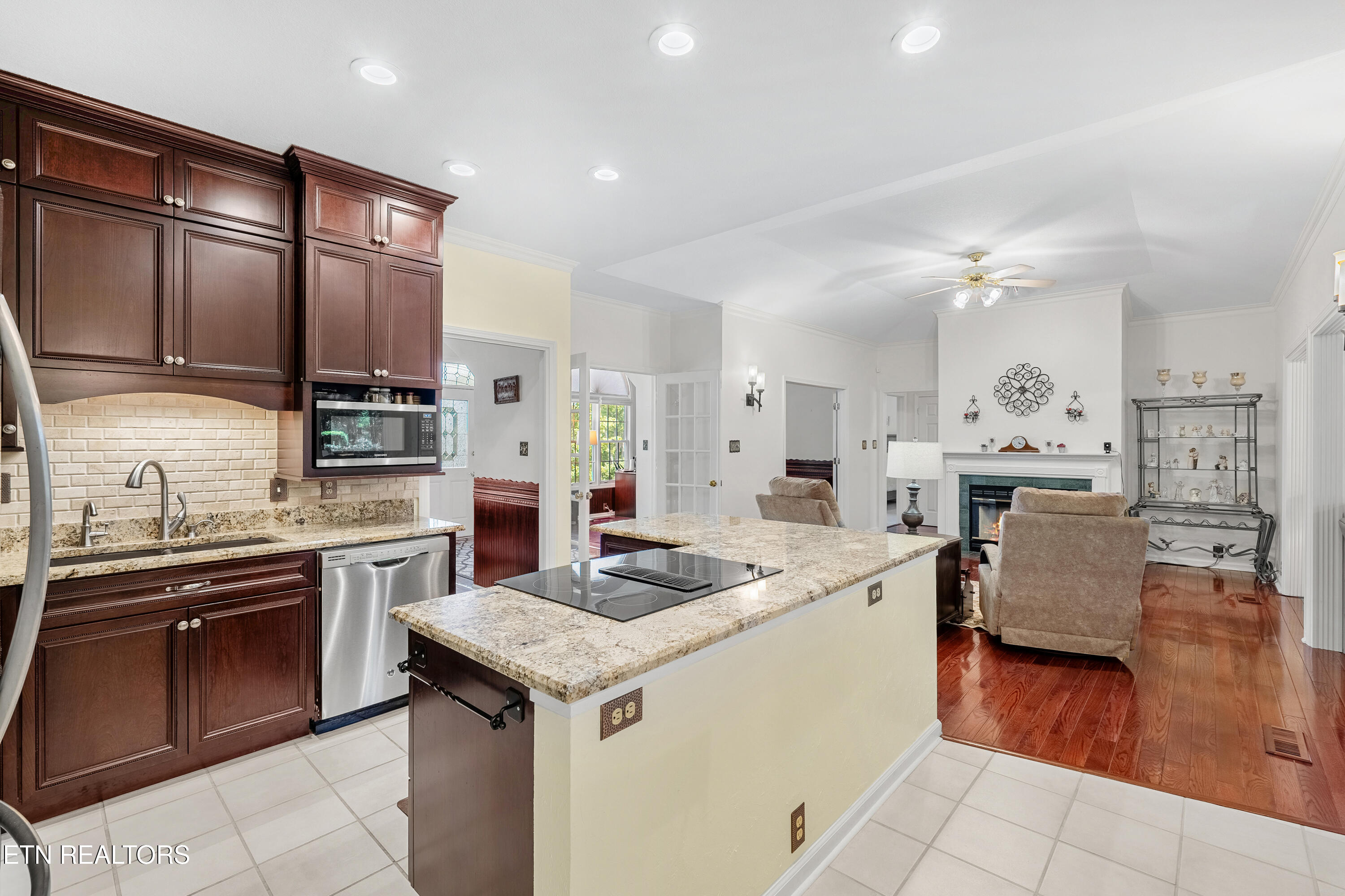 108 Tahlequah Lane Loudon TN 37774